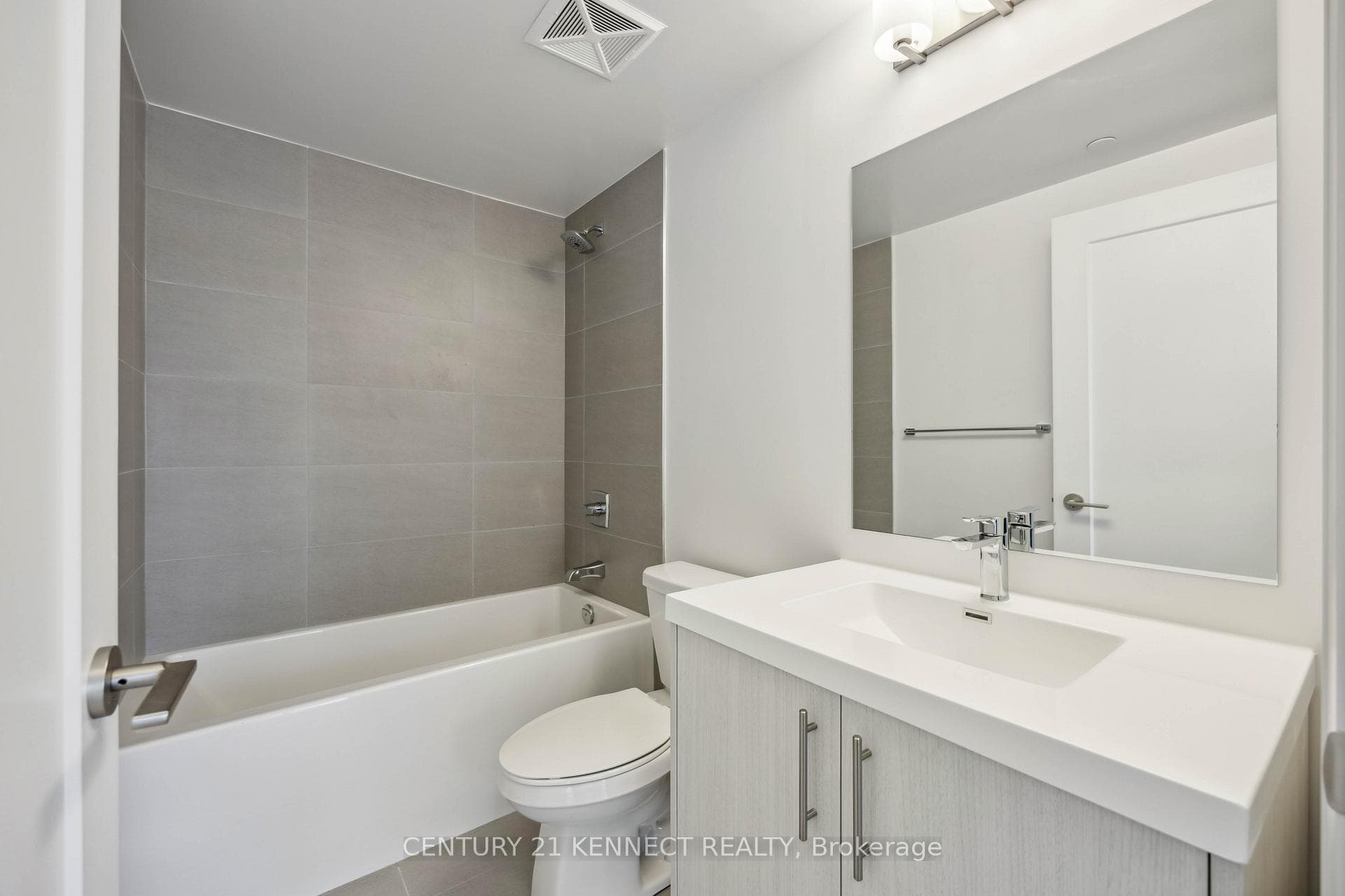 286 Main Street Unit 2405 photo 16