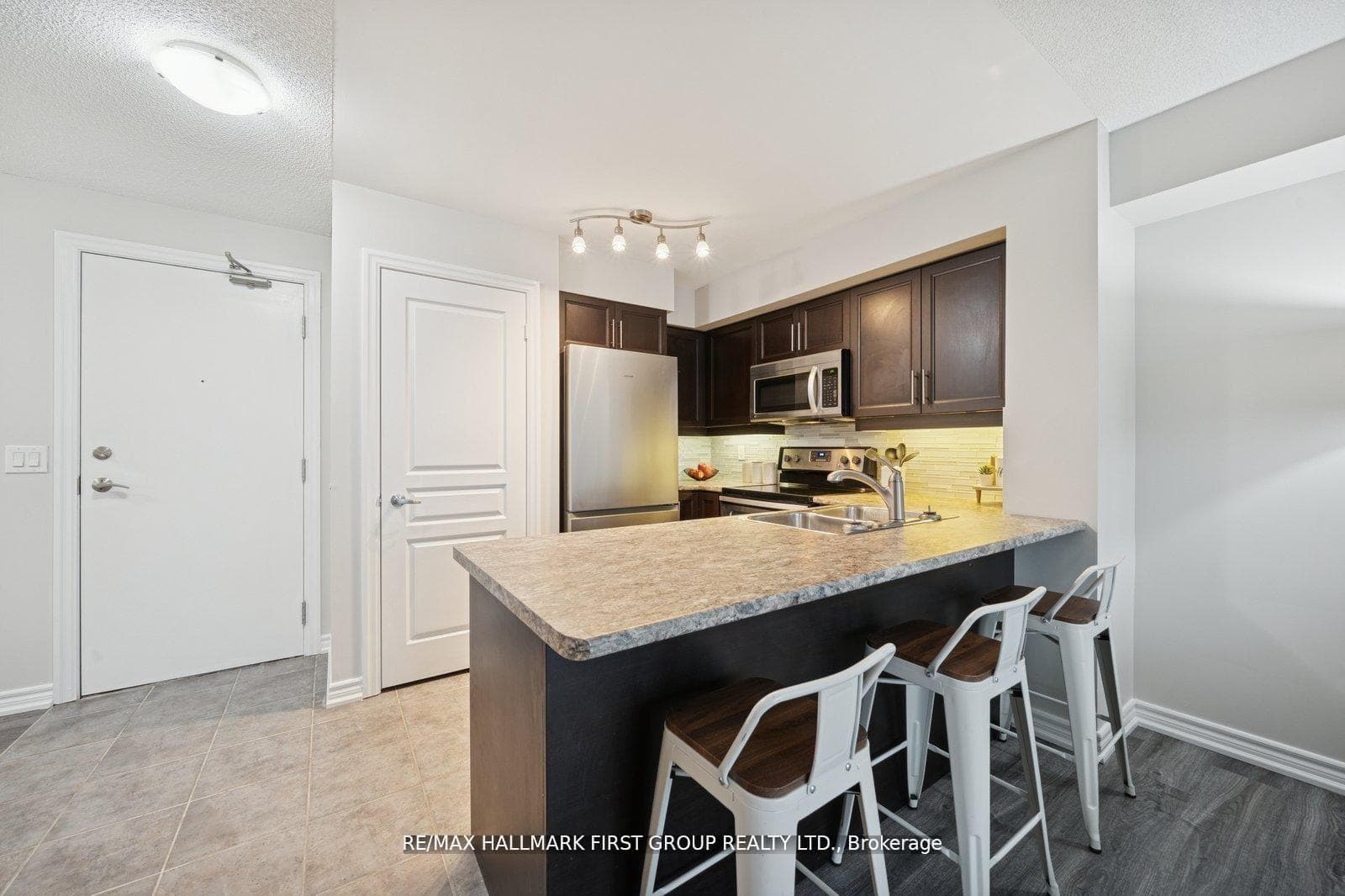 1600 Charles Street Unit 406 photo 11
