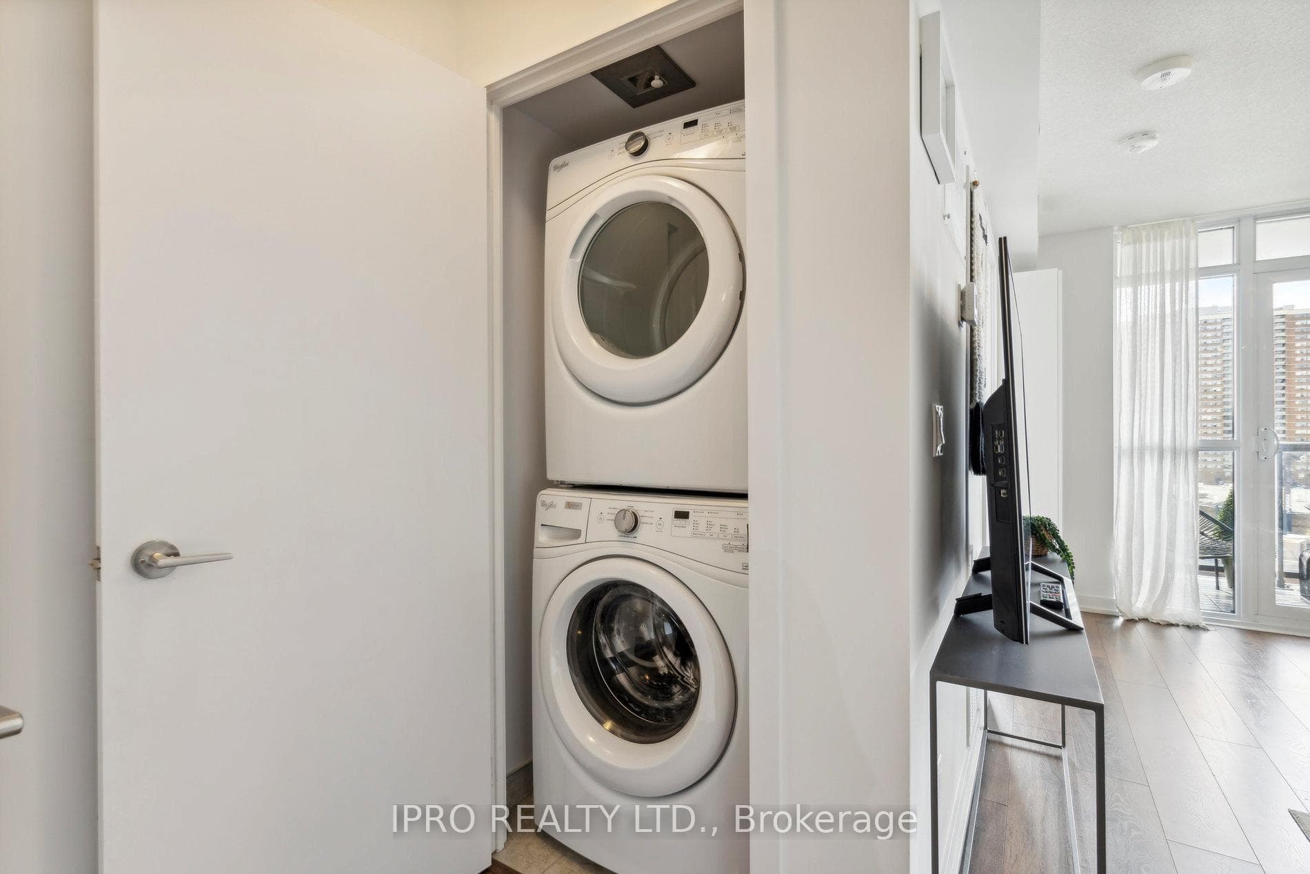 8 Trent Avenue Unit 702 photo 27