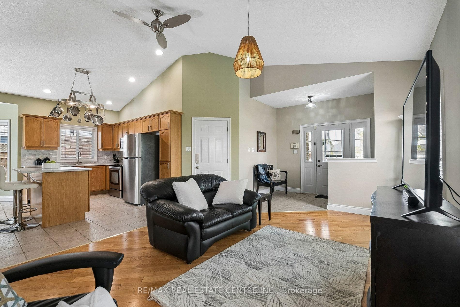 704 Russel Court photo 8