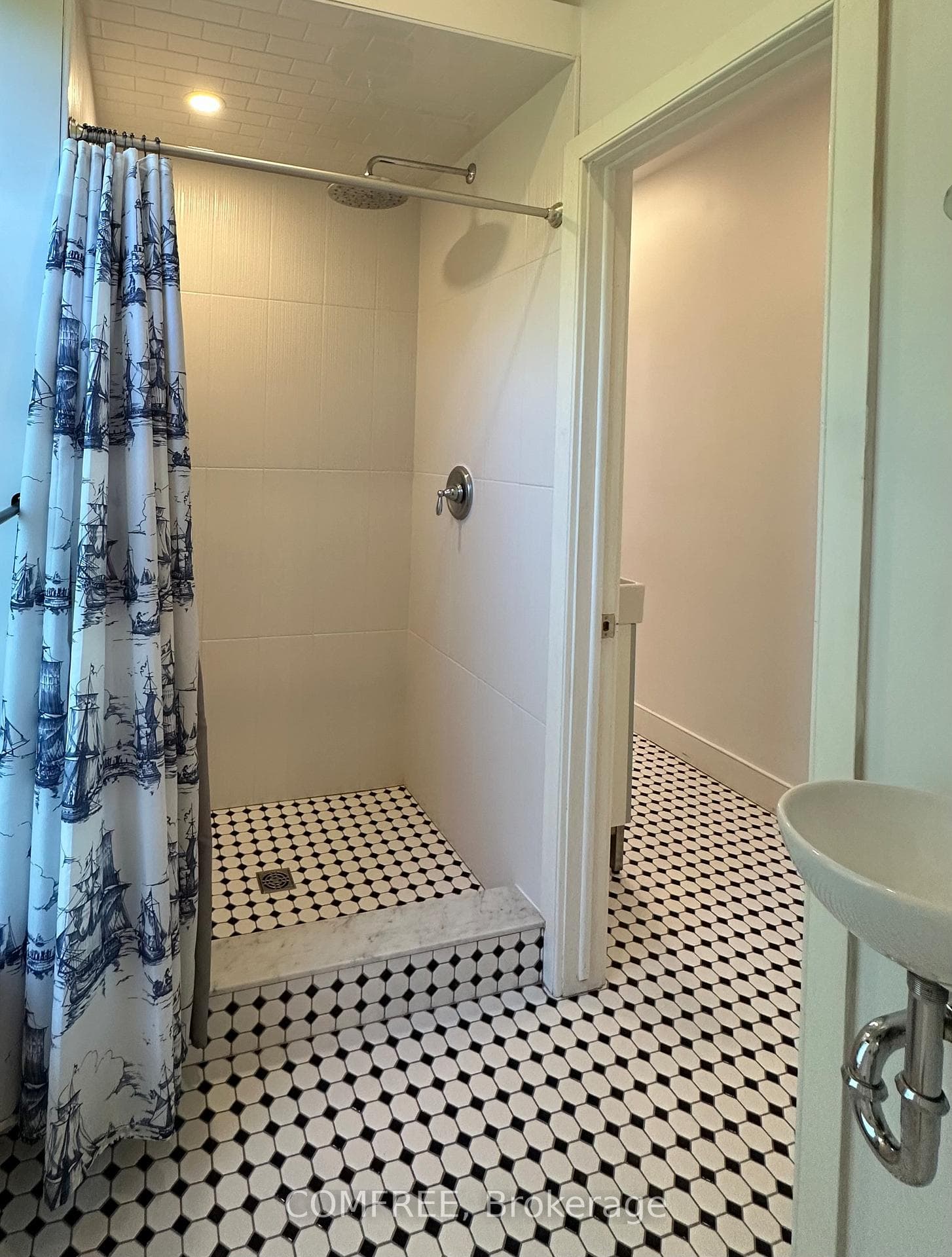 83 Little Bridge Street Unit 200 photo 18