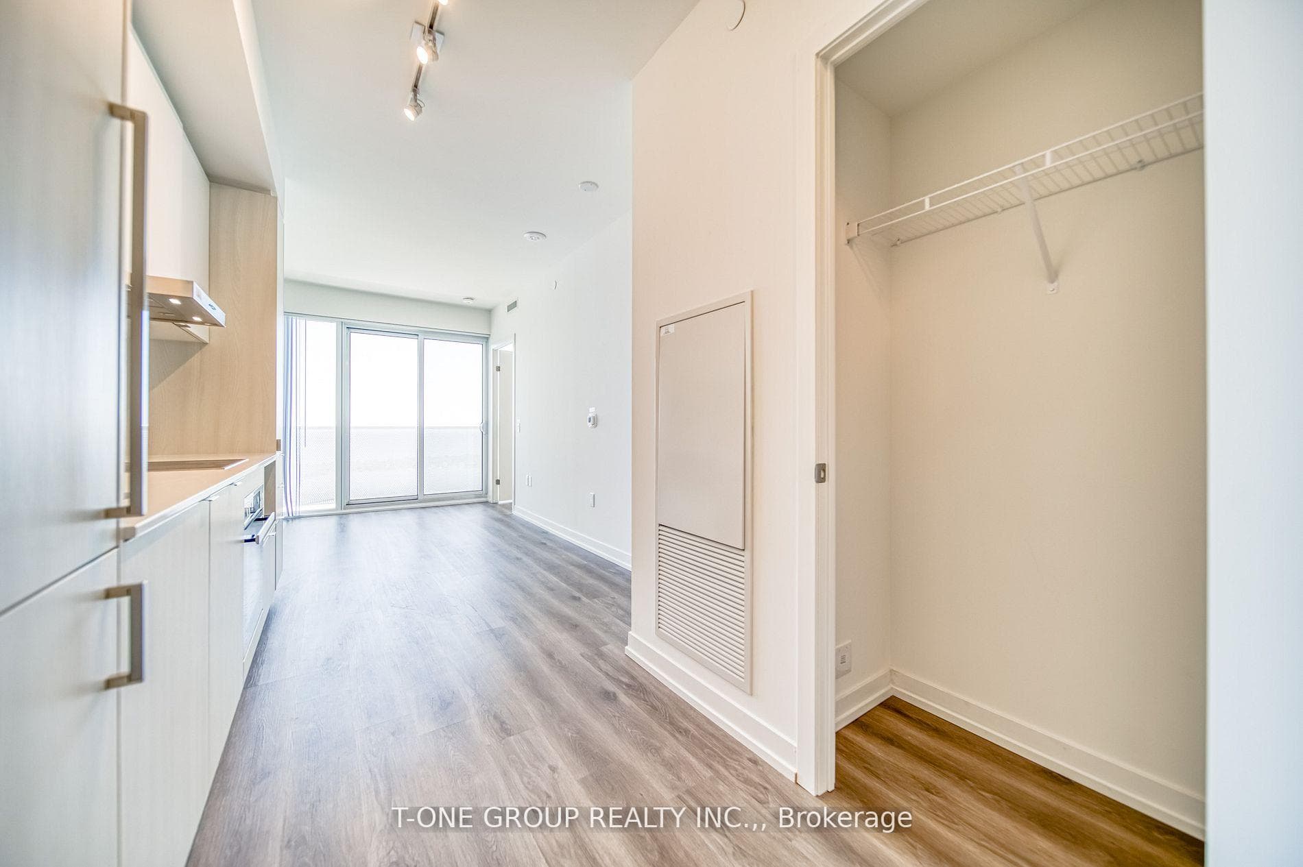 138 Downes Street Unit 6807 photo 5