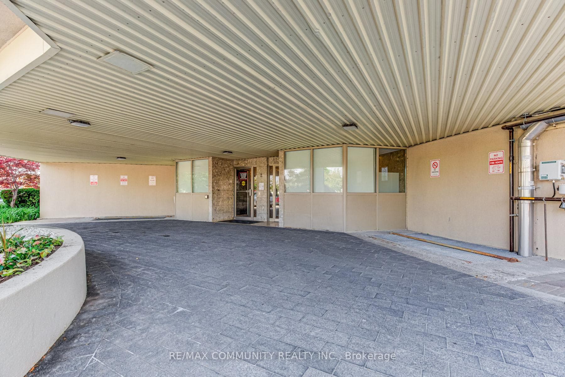 2 Westney Road Unit 705 photo 2