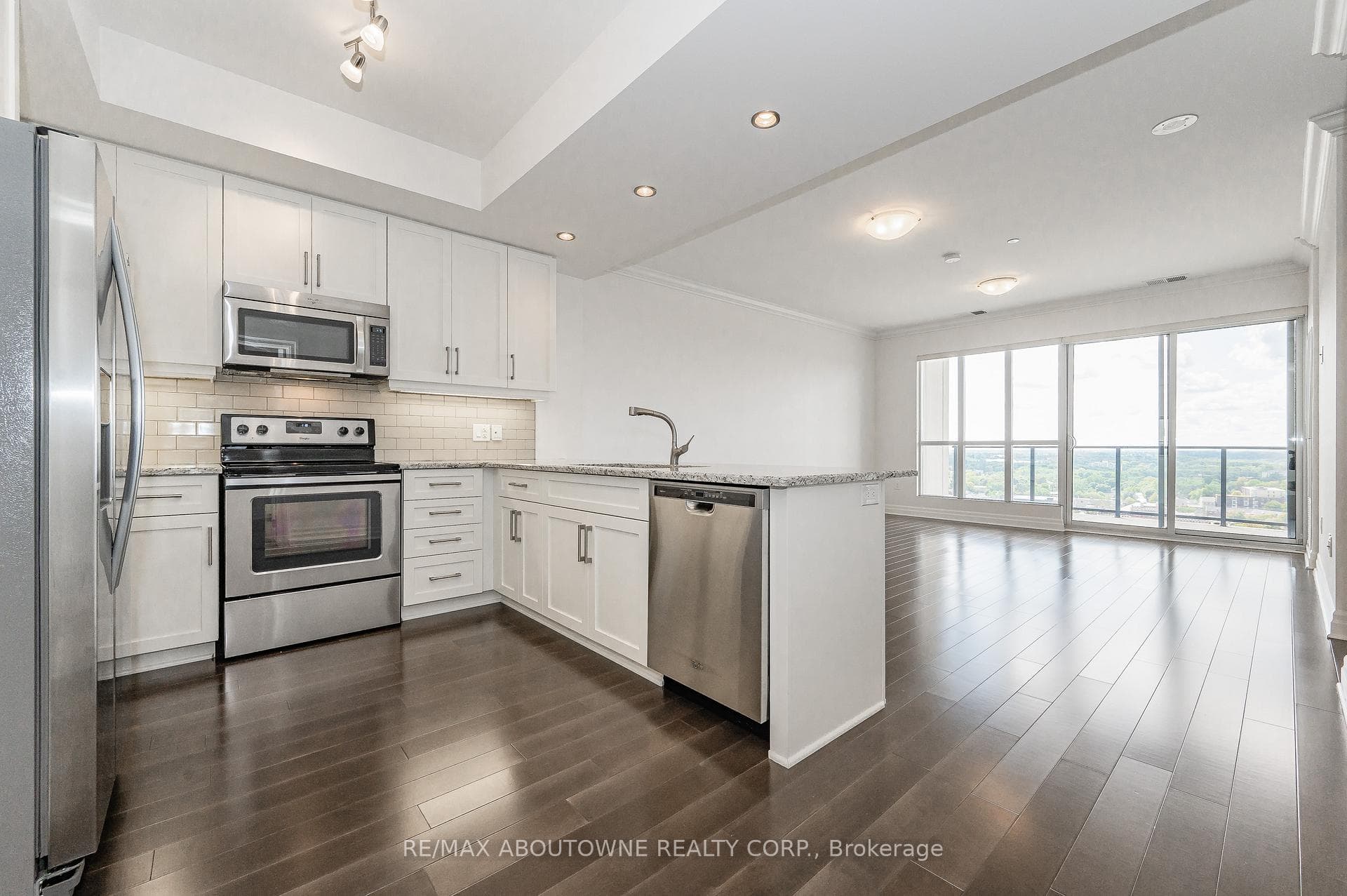 160 Macdonell Street Unit 1608 photo 1