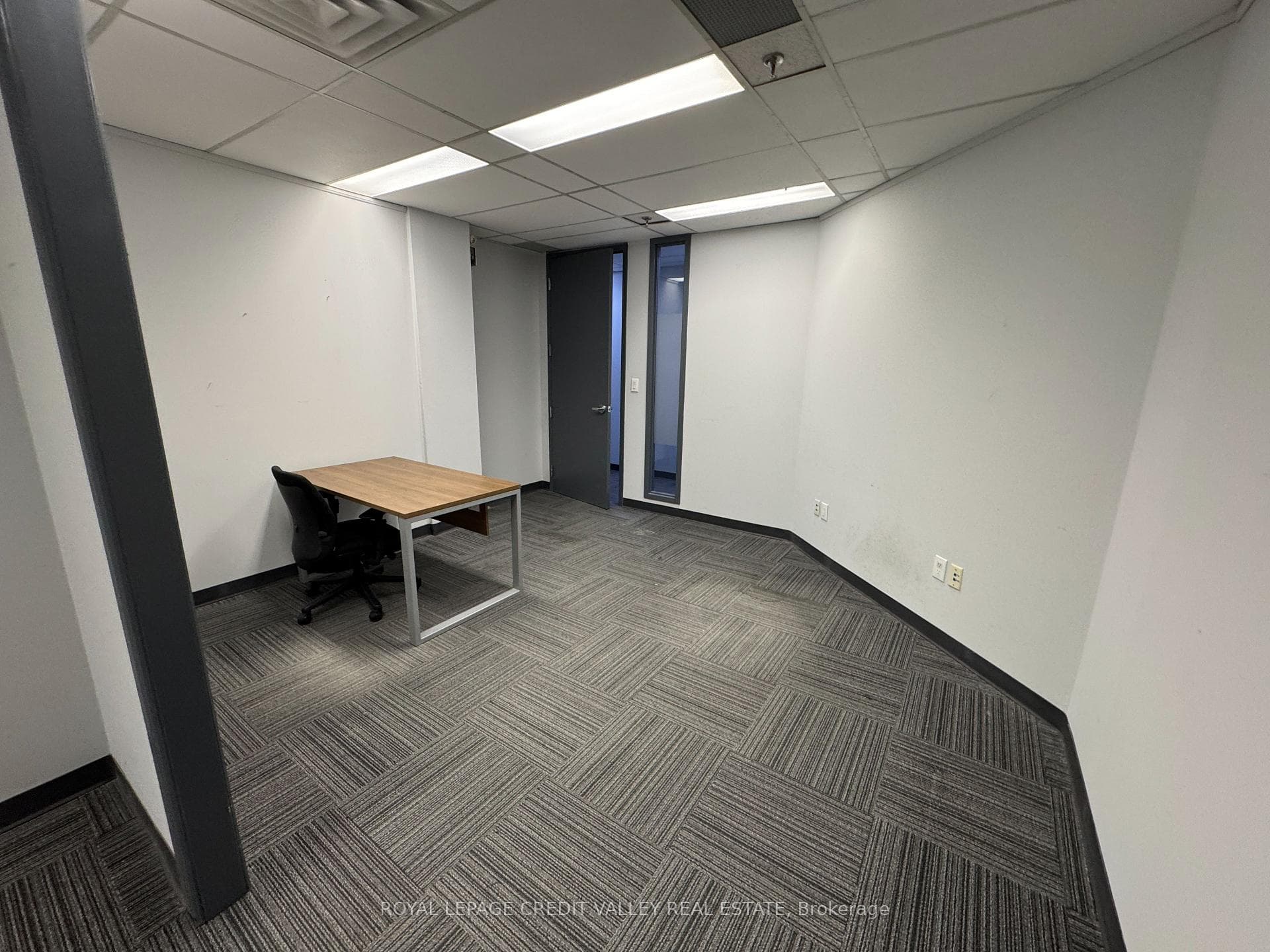 2800 Skymark Avenue Unit 205B photo 20