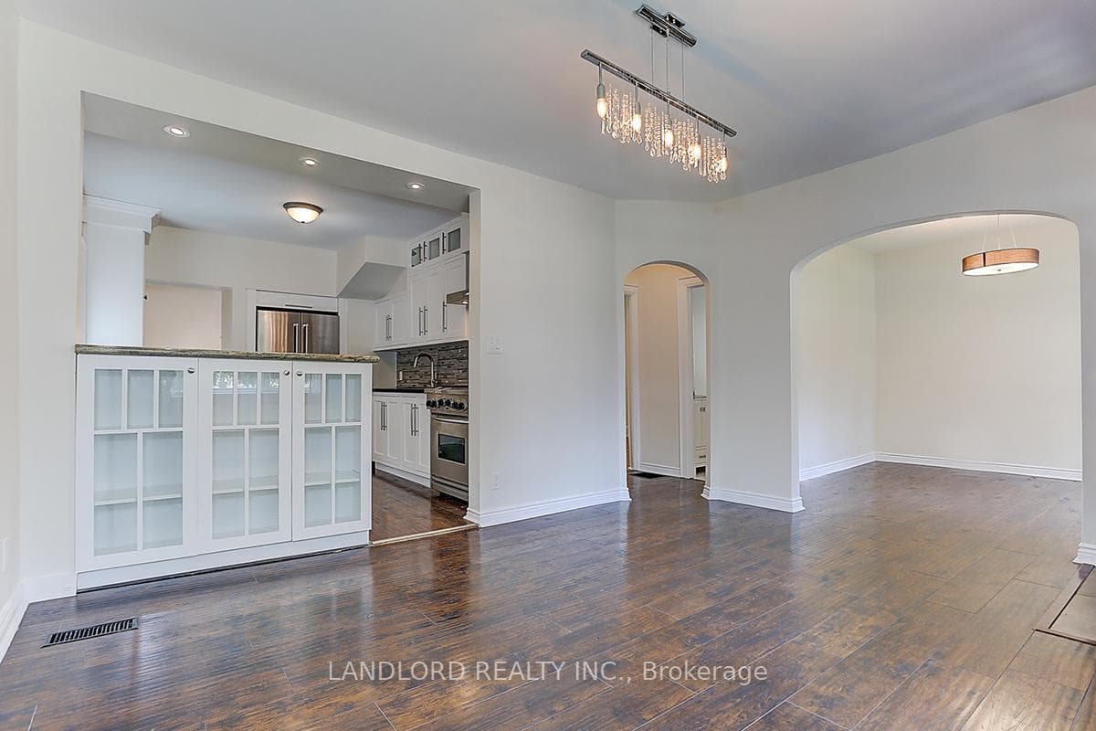 64 Shaver Avenue photo 6