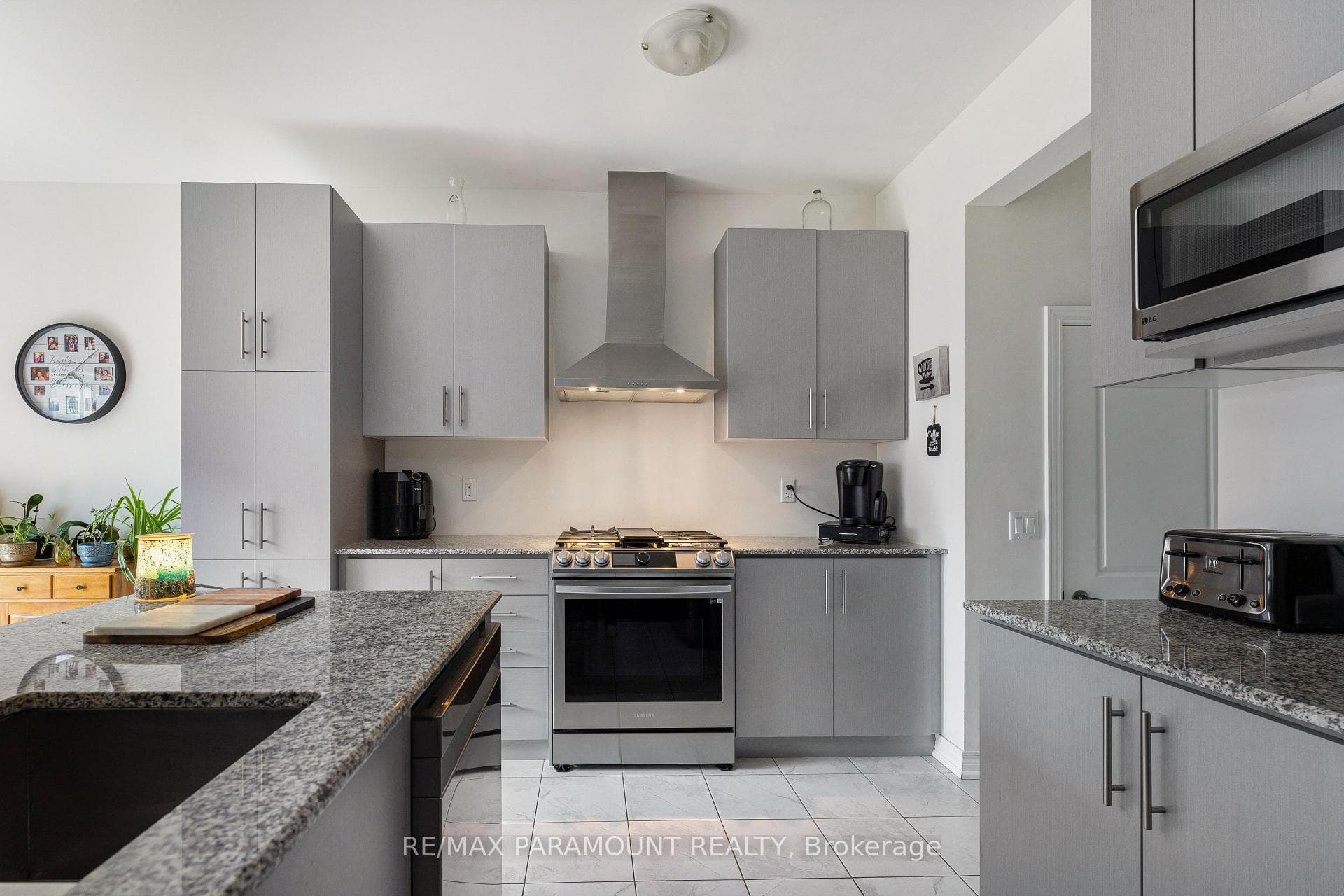 18 Tait Crescent photo 14