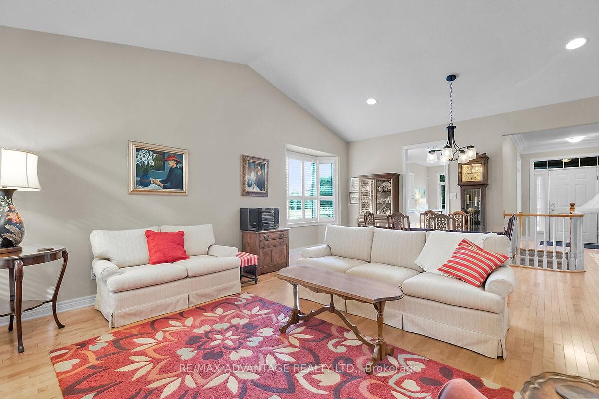 417 Hyde Park Road photo 19