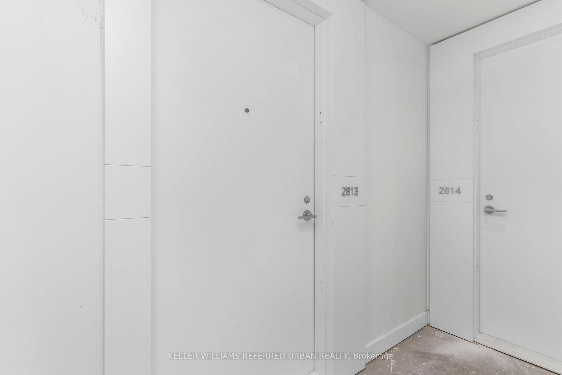230 Simcoe Street Unit 2813 photo 4