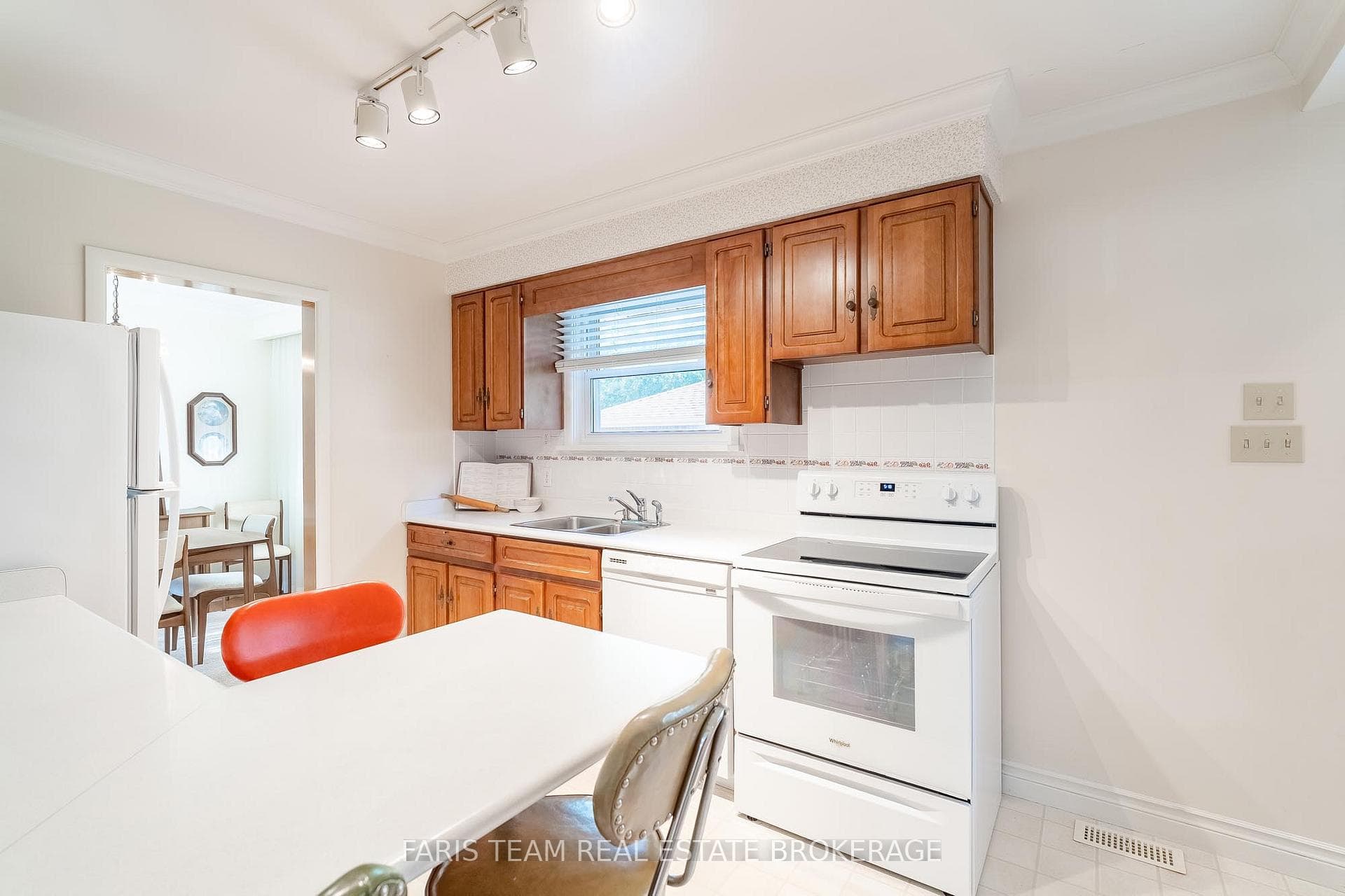 37 Downsview Drive photo 5