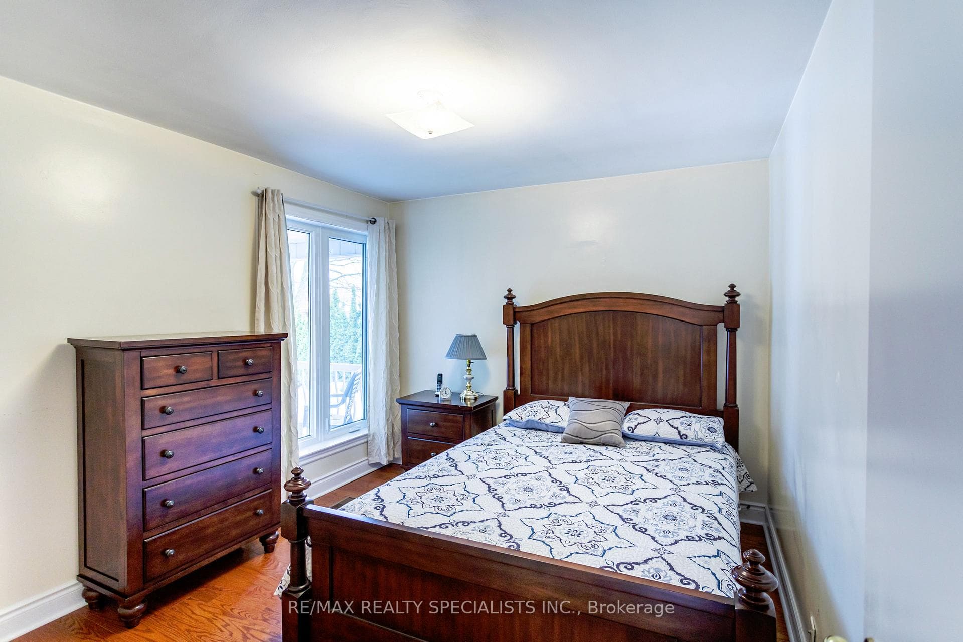 81 Acton Avenue photo 26
