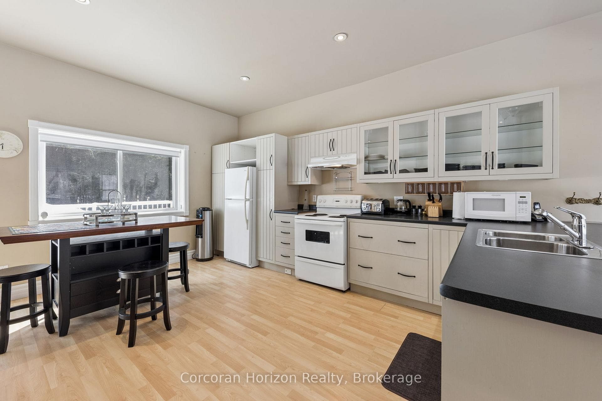 1021 Hesners Lake Road Unit 10 photo 36