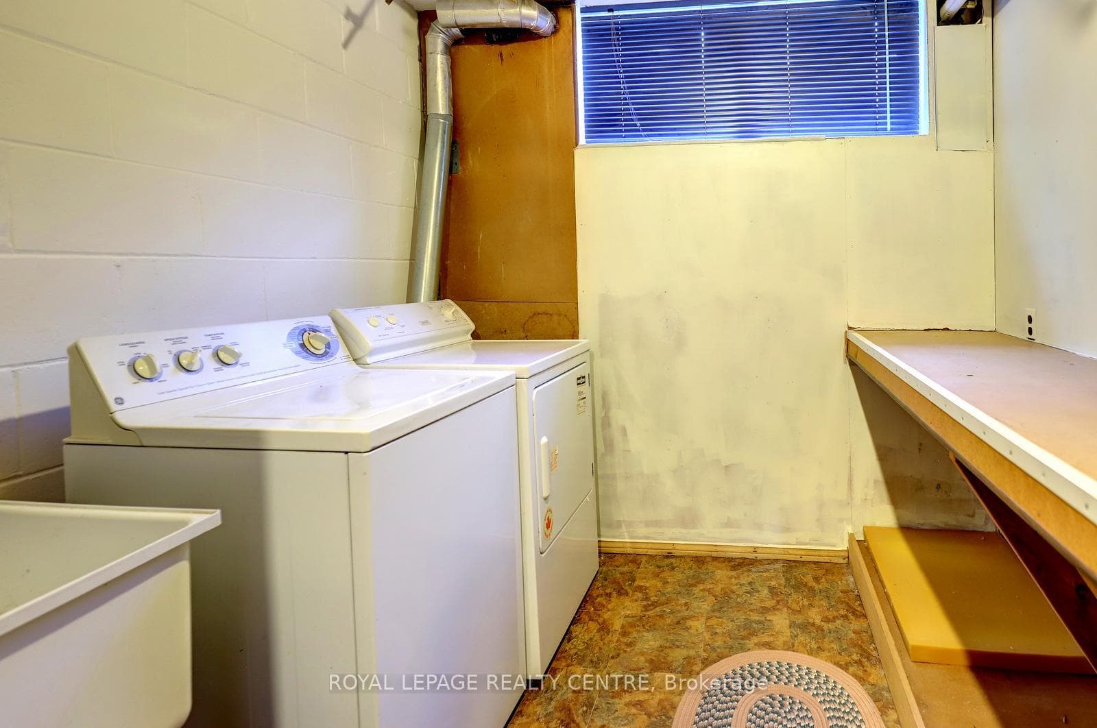 1278 Shamir Crescent photo 36