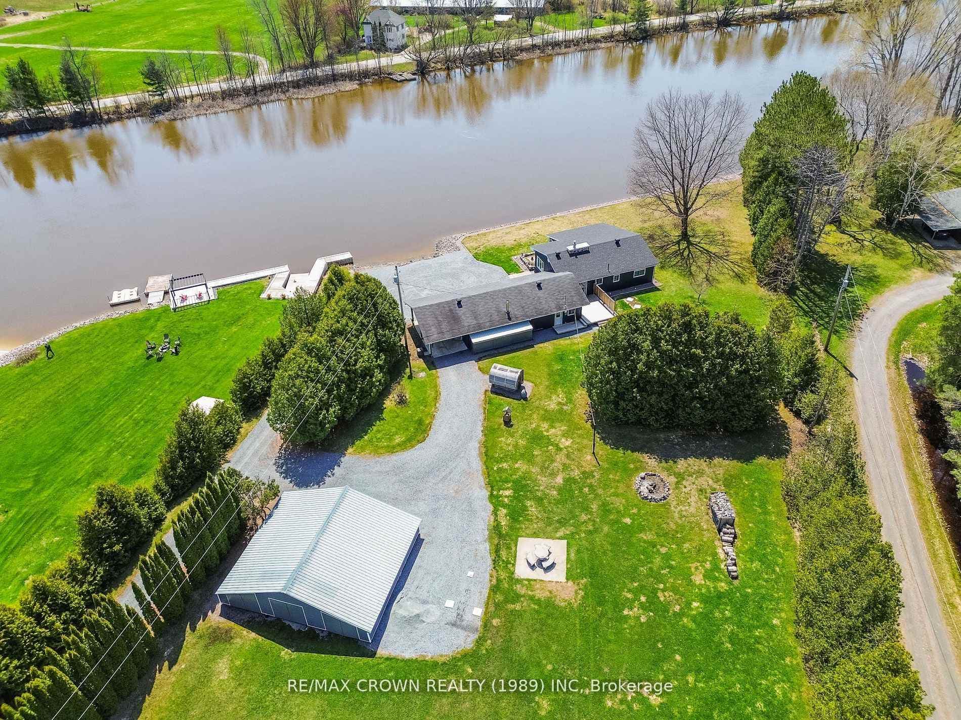 790 Lalande Road photo 12