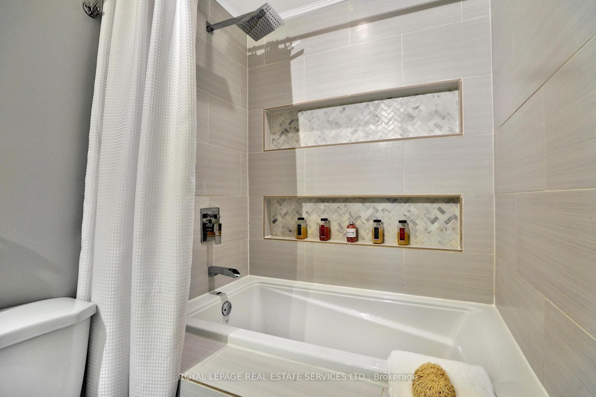 4111 Arbour Green Drive Unit 16 photo 21