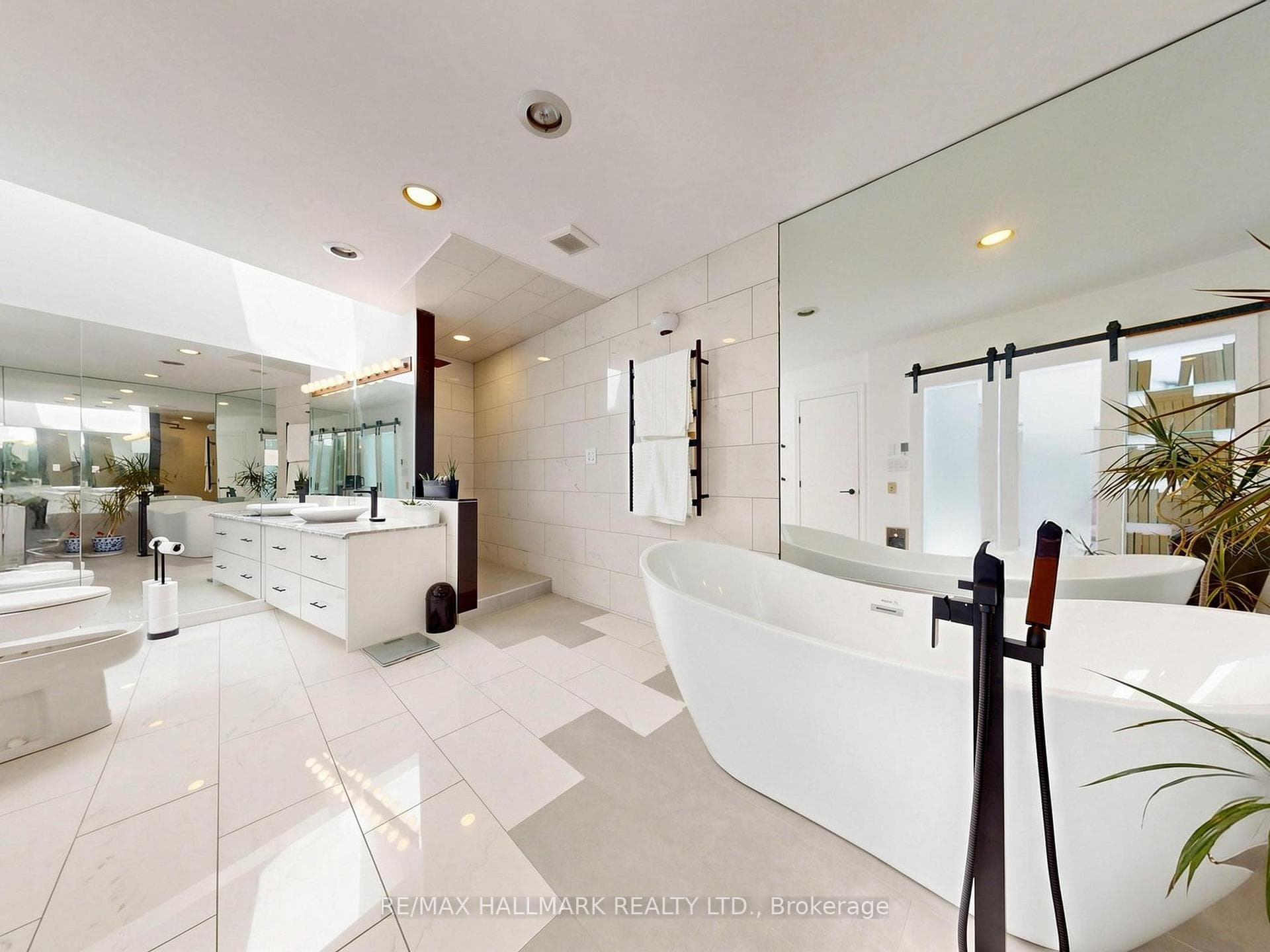 63 St Clements Avenue photo 20