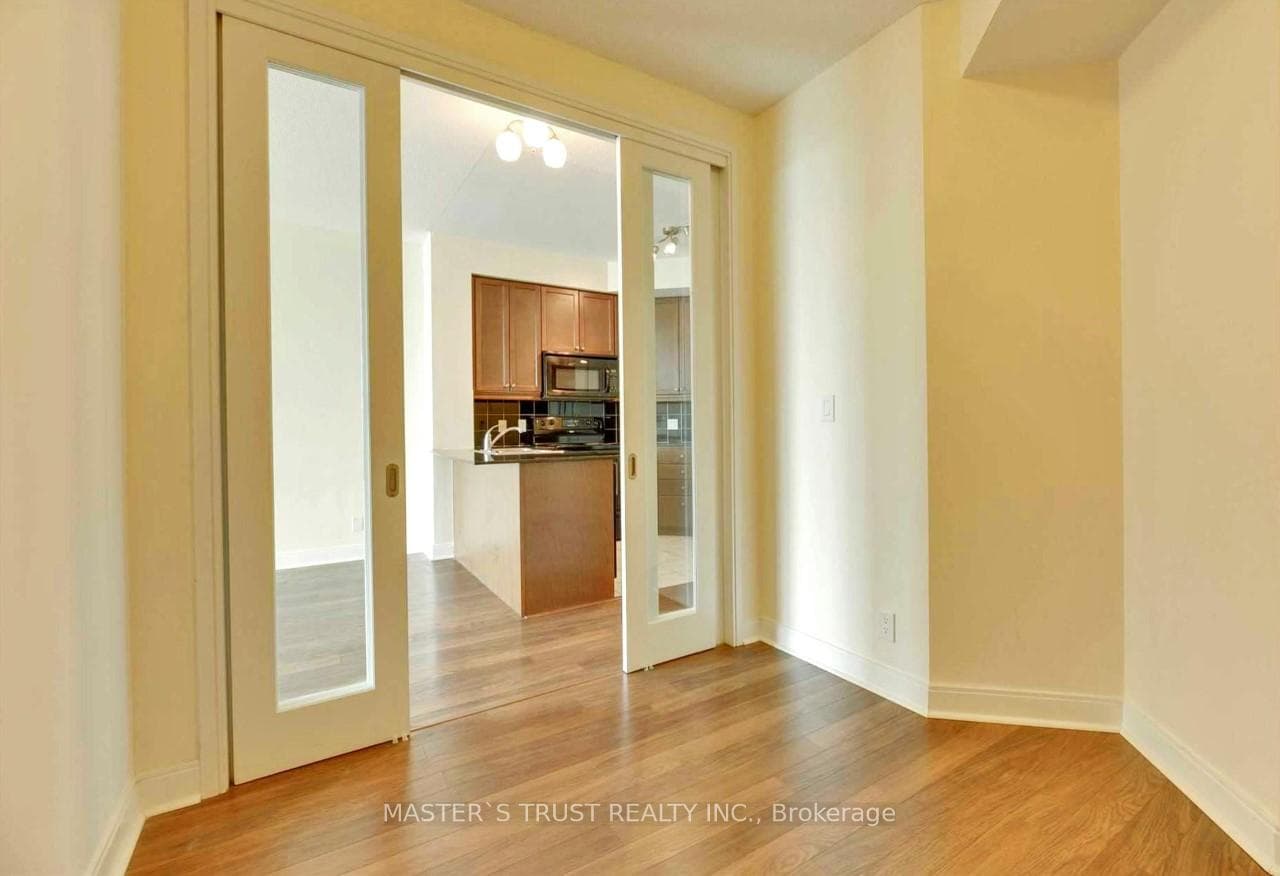 90 Absolute Avenue Unit 1404 photo 3