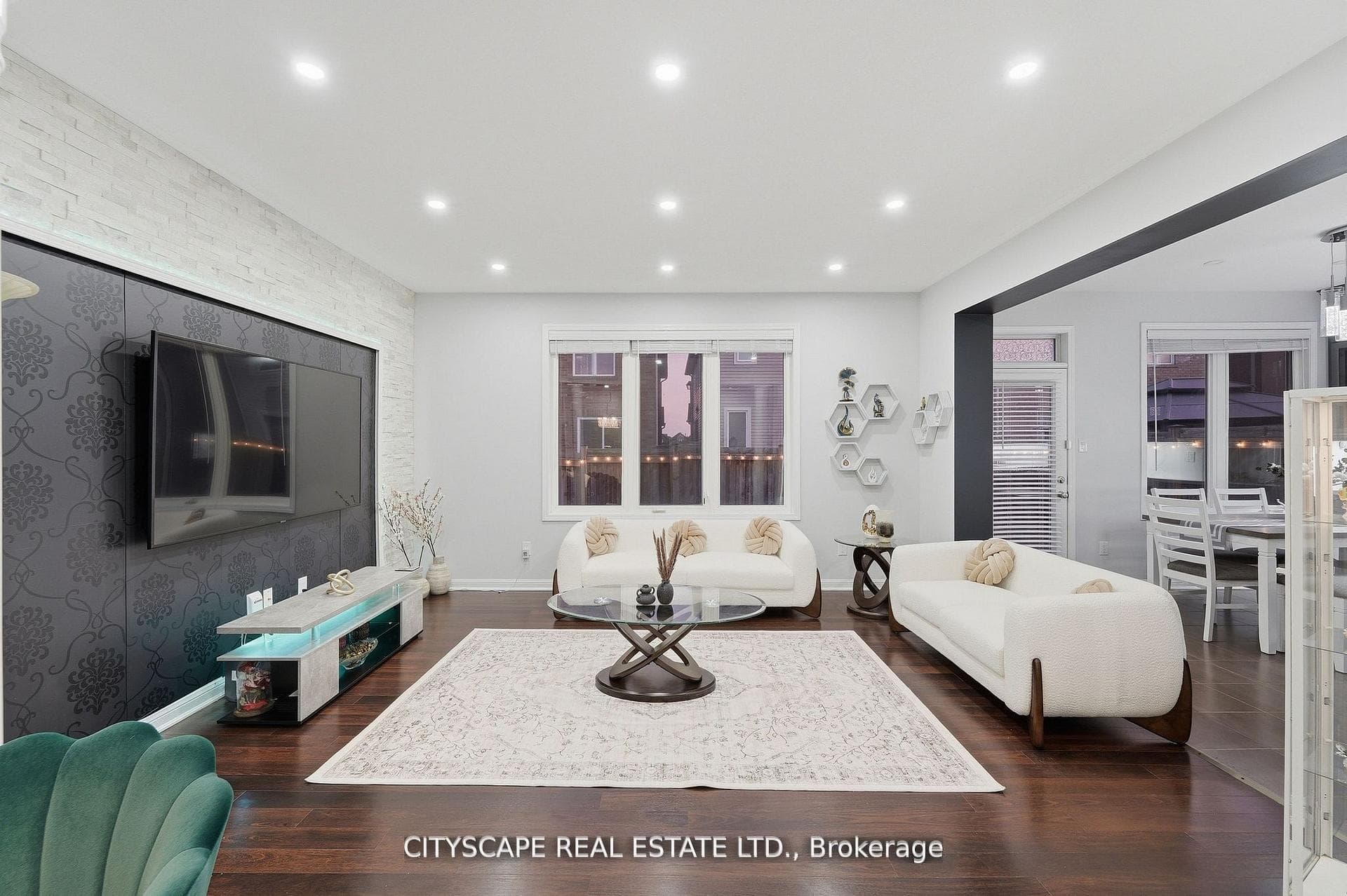 305 Gleave Terrace photo 11