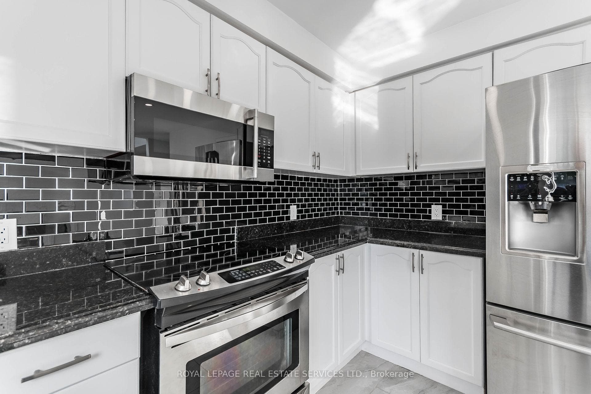 276 Gatestone Drive photo 11