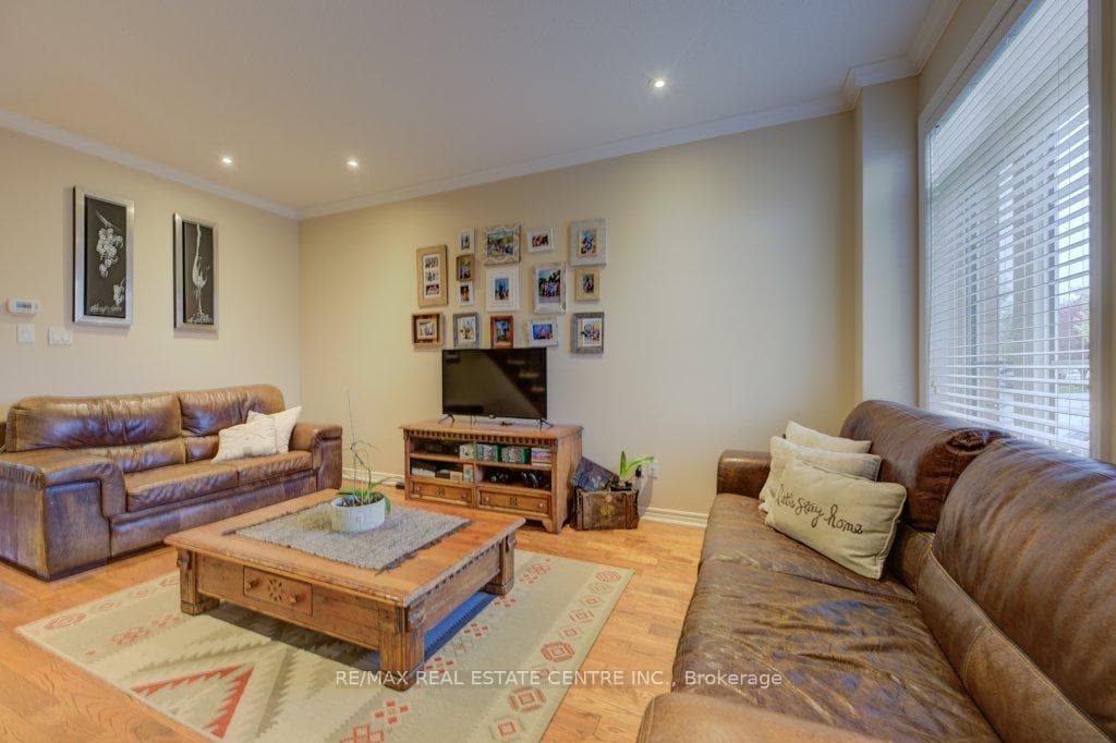 28 Glendarling Crescent photo 4
