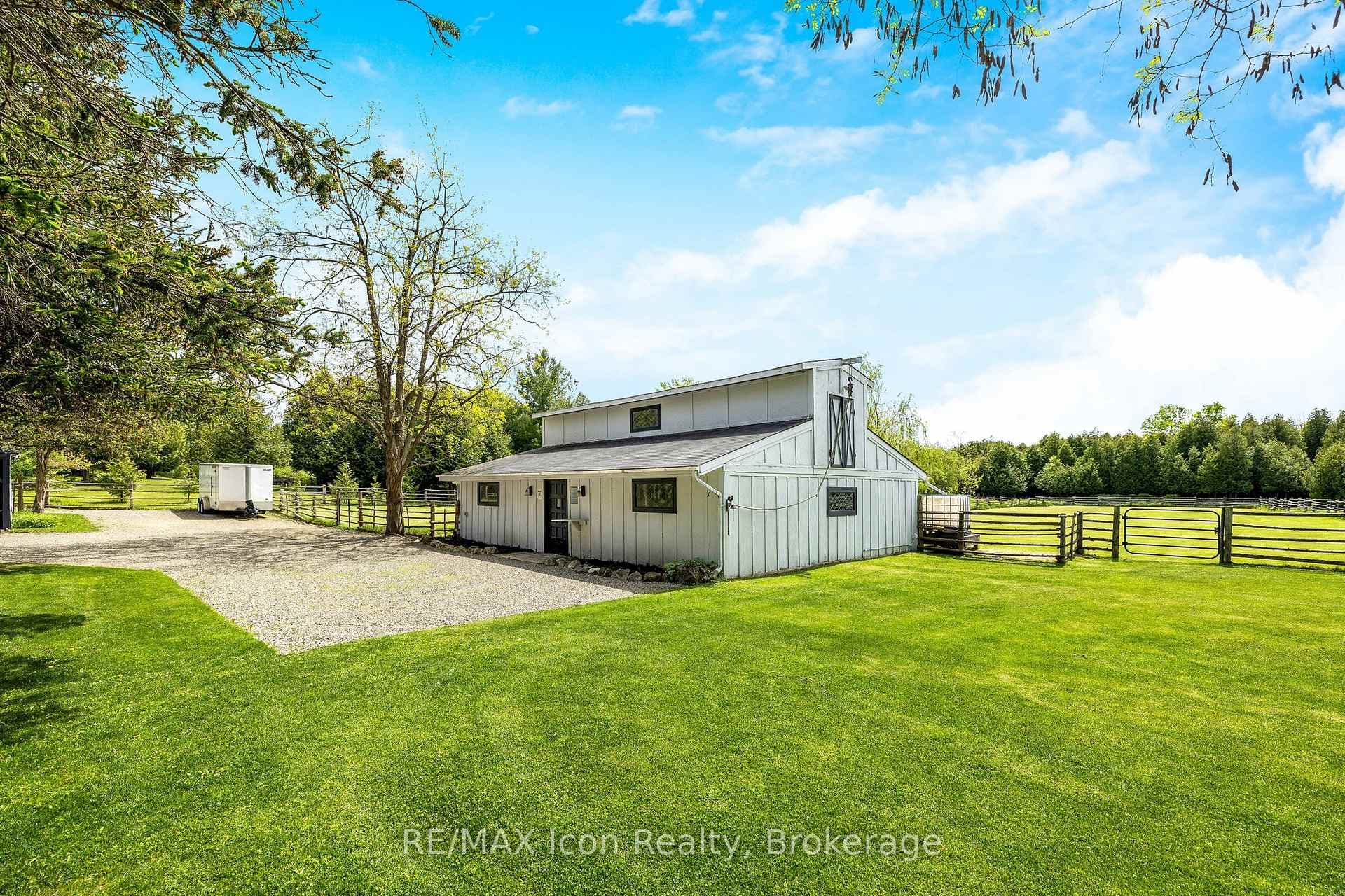 5-stall horse barn