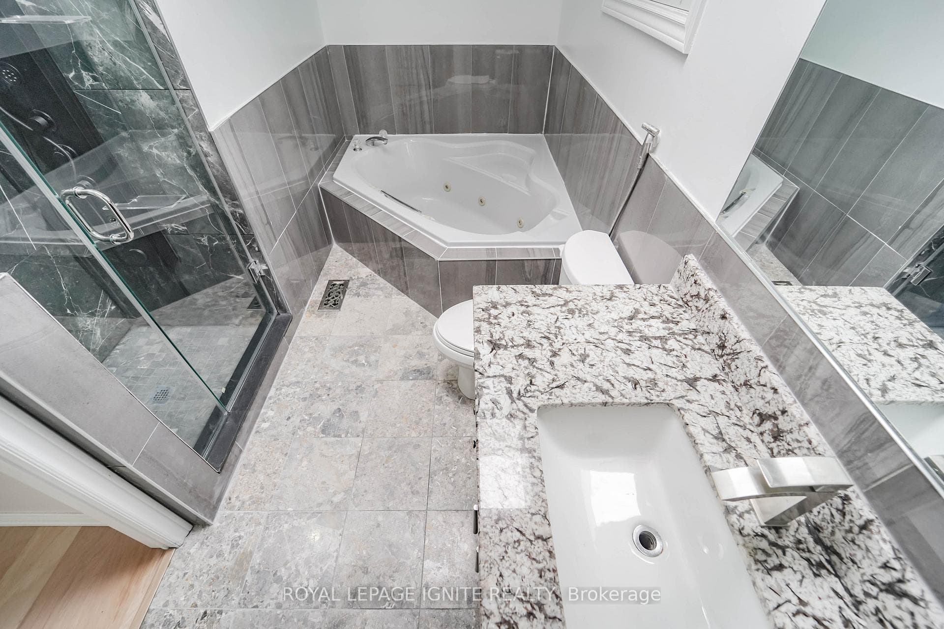 165 Clonmore Drive photo 25
