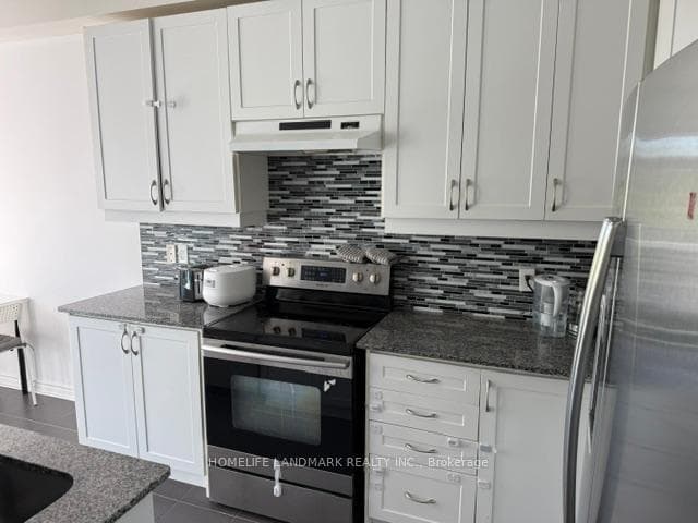 37 Napanee Street photo 5
