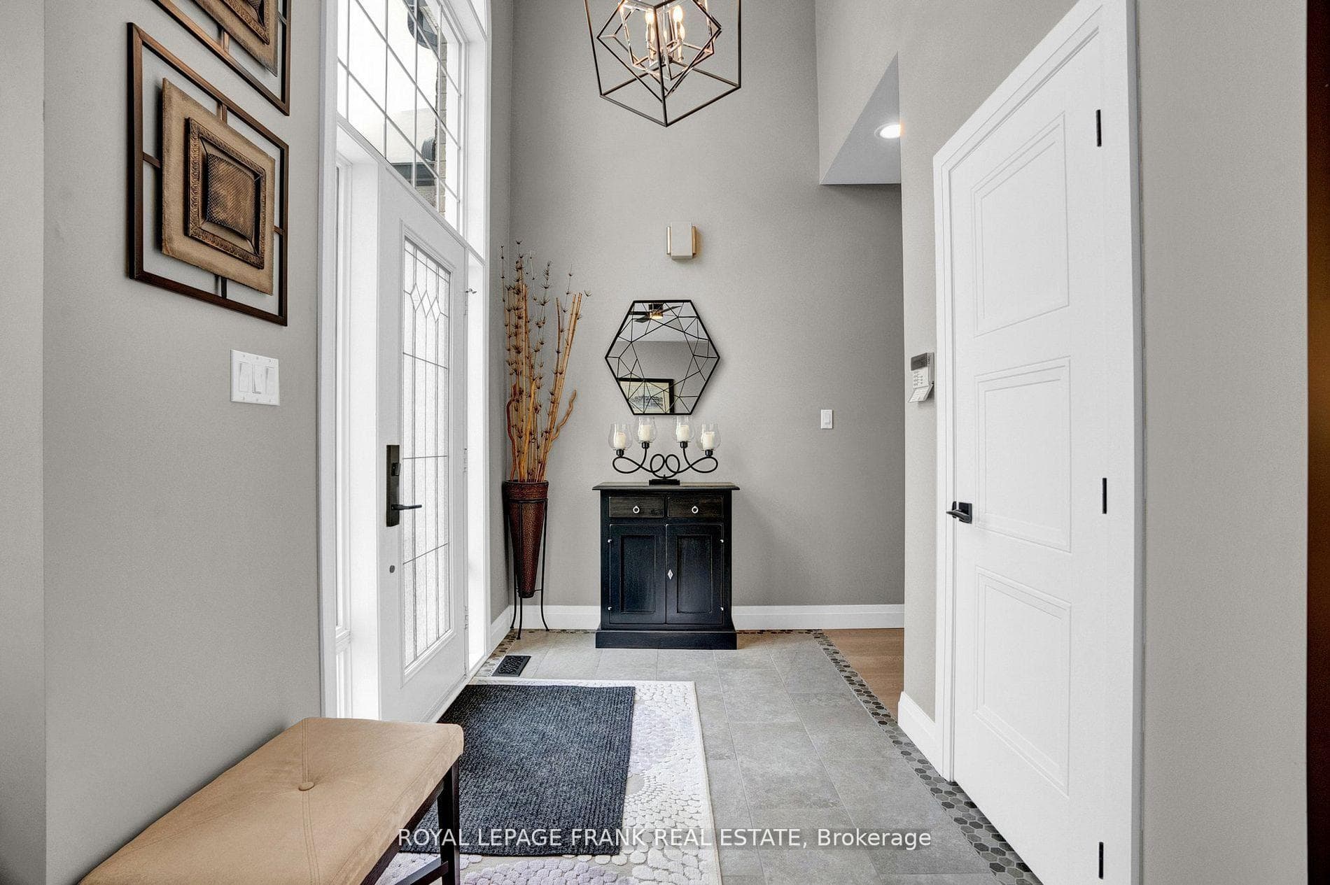 107 South Garden Court photo 3