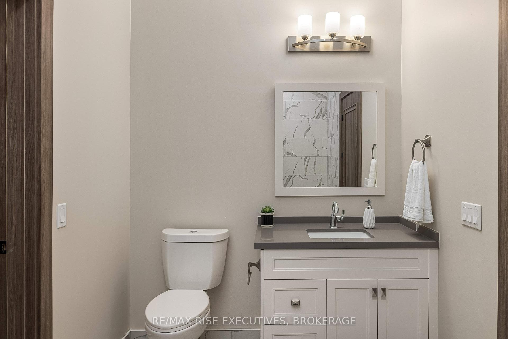 2274 Princess Street Unit 423 photo 29