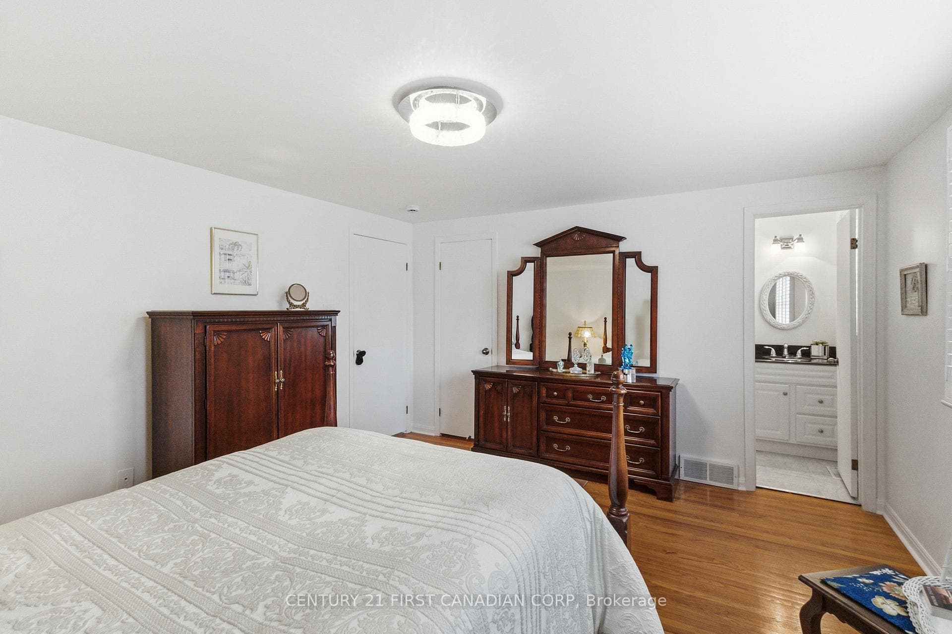 1080 Viscount Road photo 33