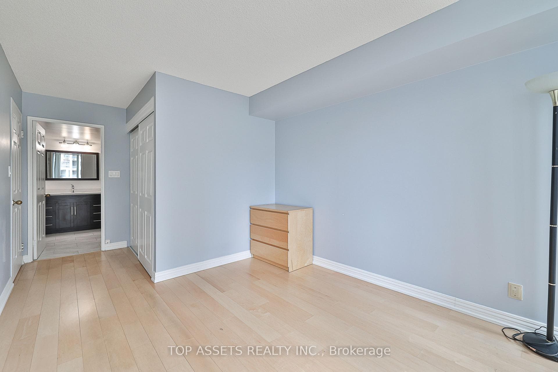 24 Wellesley Street Unit 614 photo 26