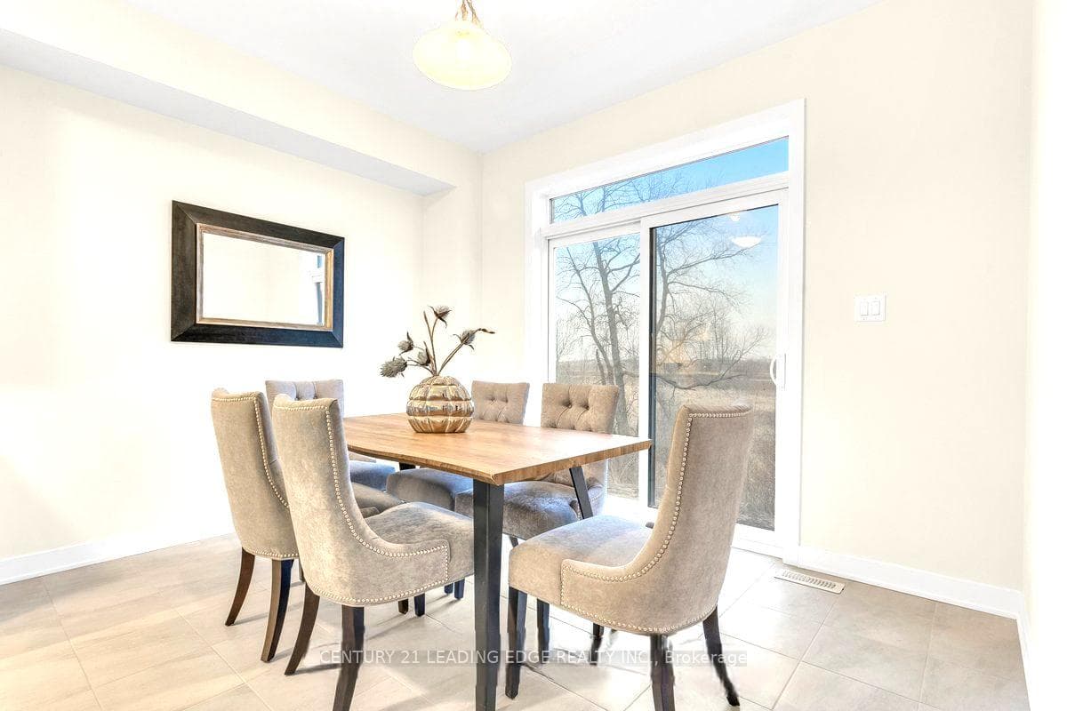 46 Aviron Crescent photo 23