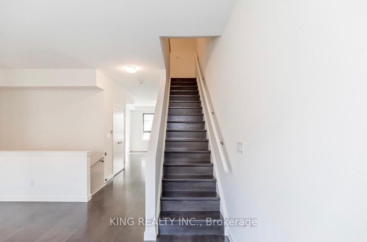 369 Essa Road Unit 83 photo 11