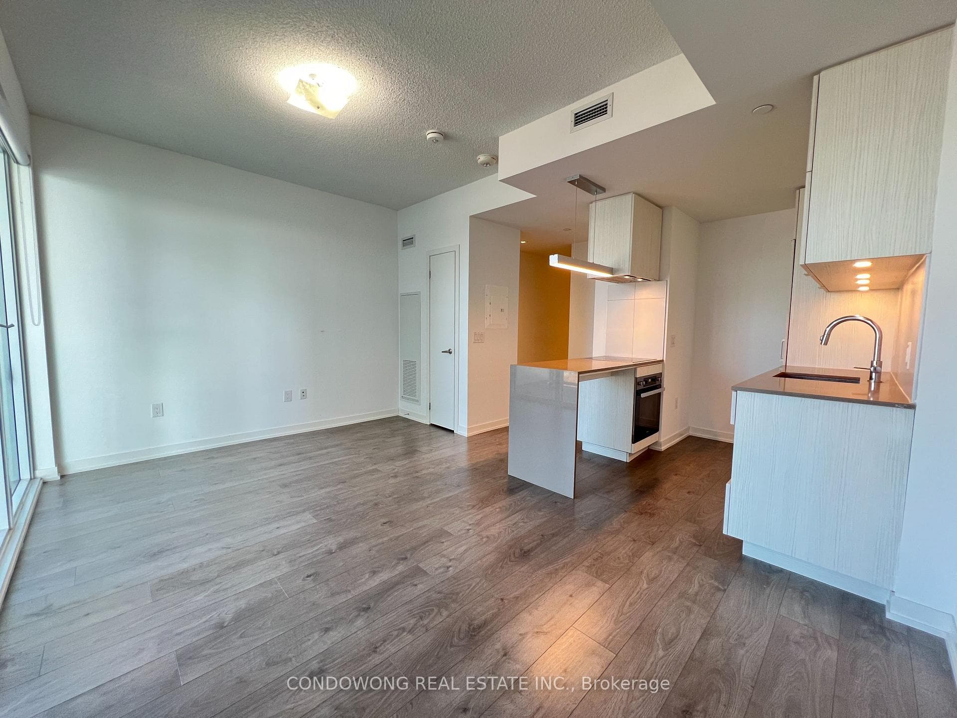 20 Richardson Street Unit 2706 photo 3