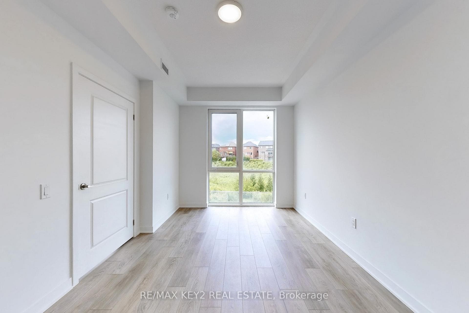 385 Arctic Red Drive Unit 214 photo 11