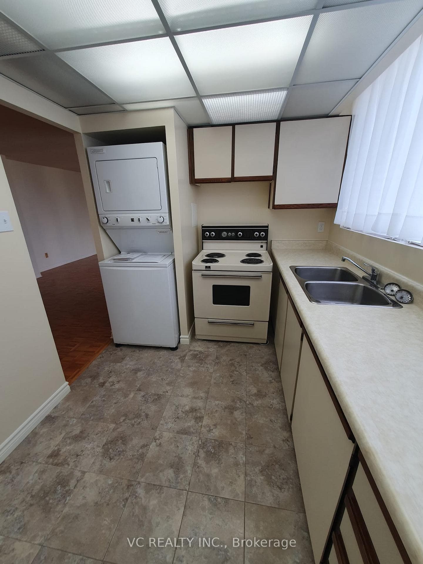 3700 Kaneff Crescent Unit 2305 photo 13
