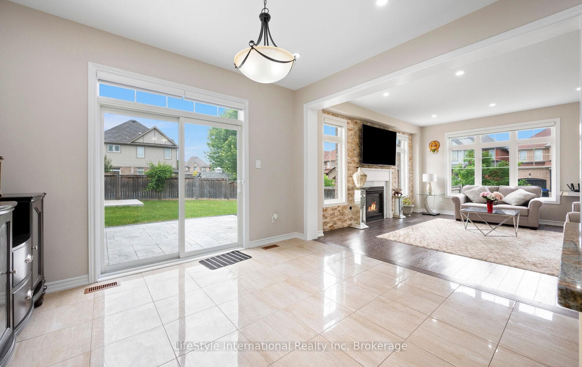 48 Hawke Crescent photo 19