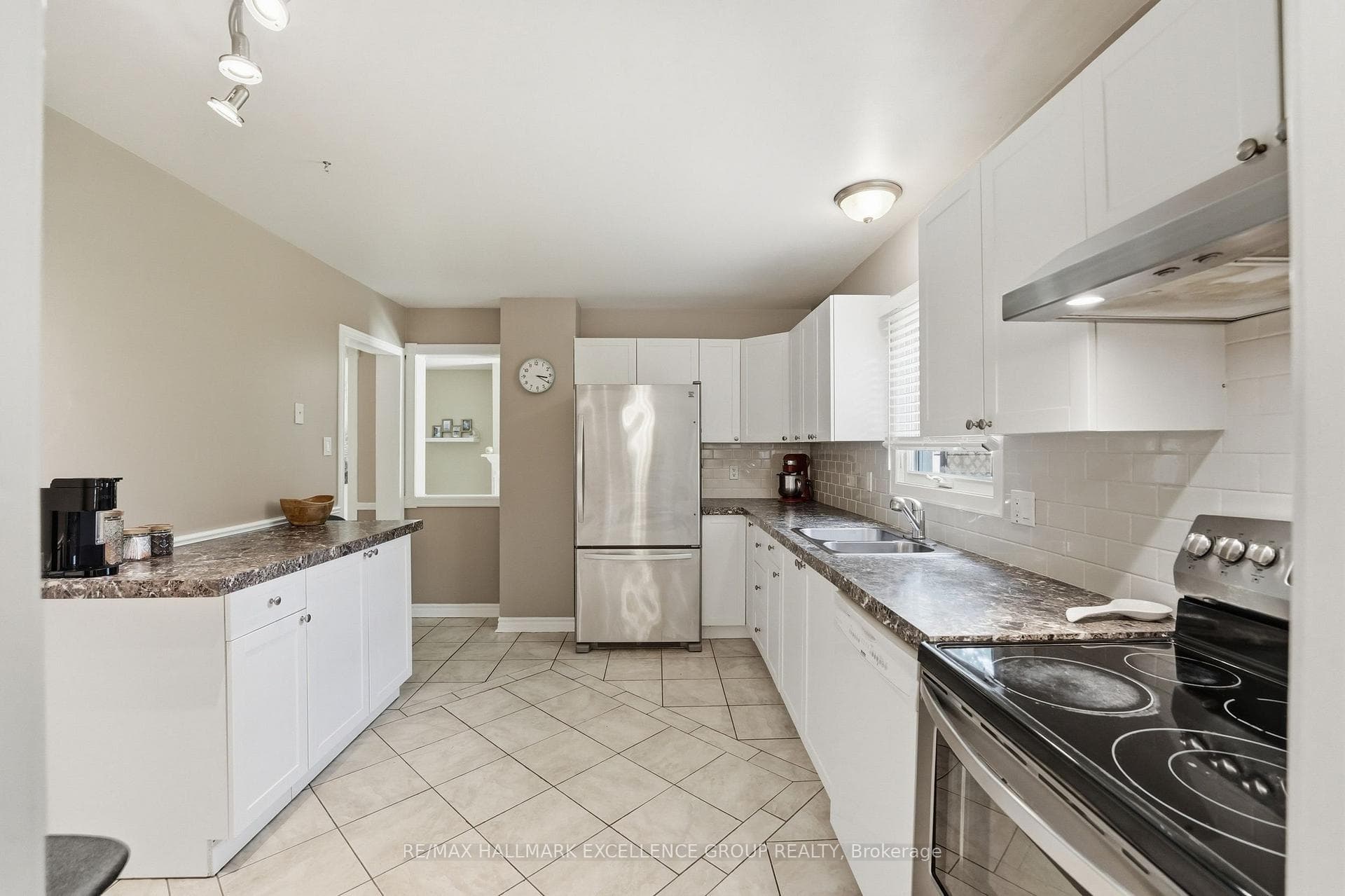 6126 Vineyard Drive photo 13