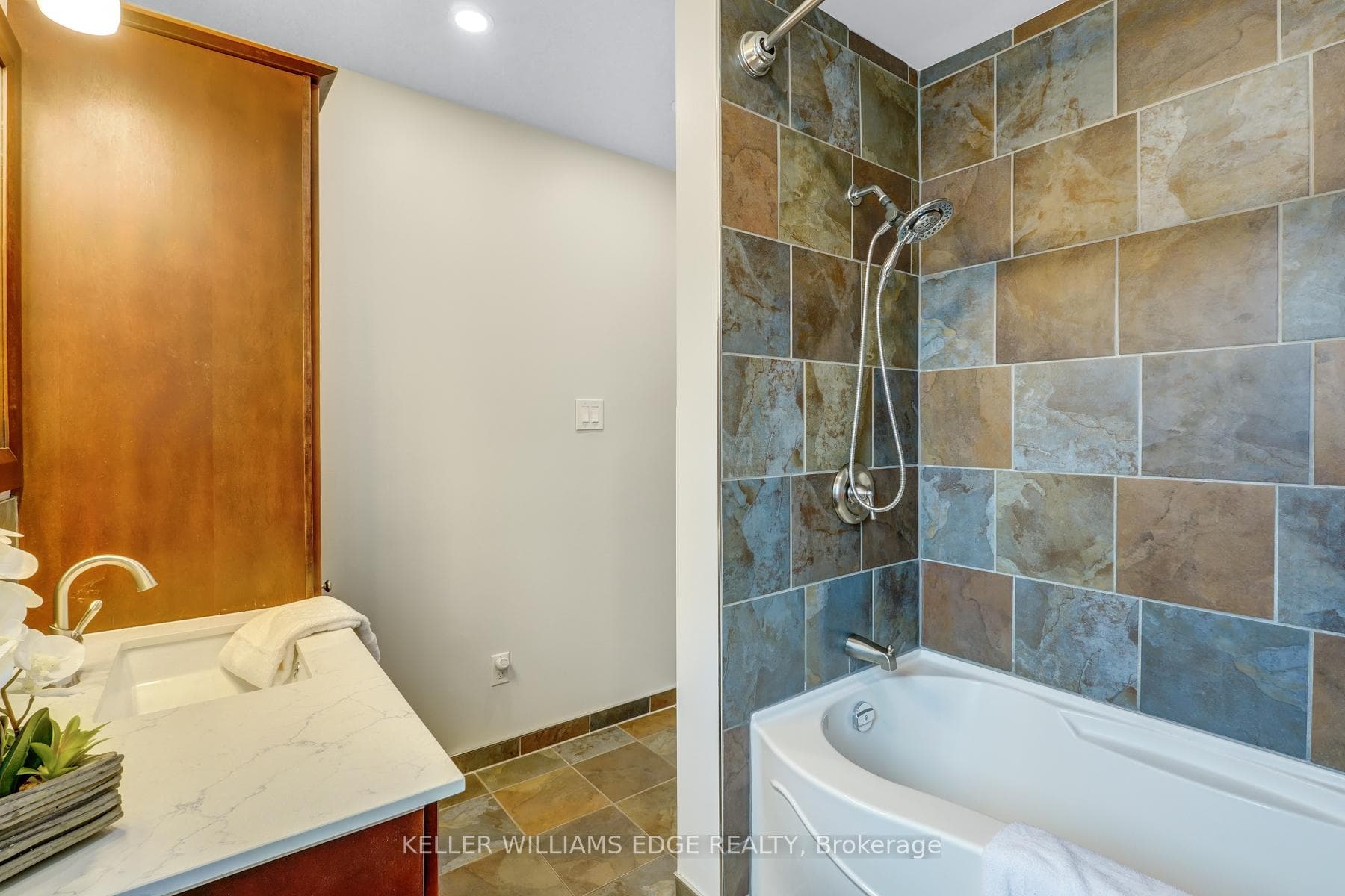 165 Crosthwaite Avenue photo 12
