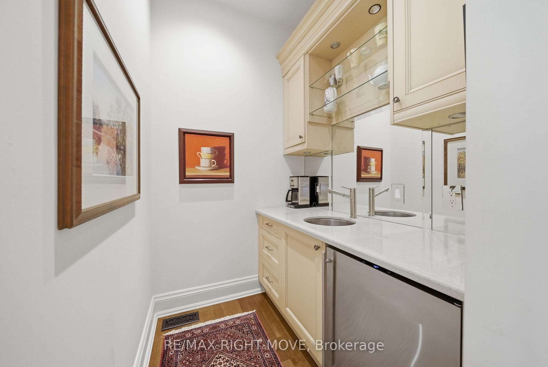 28 Maple Drive photo 8