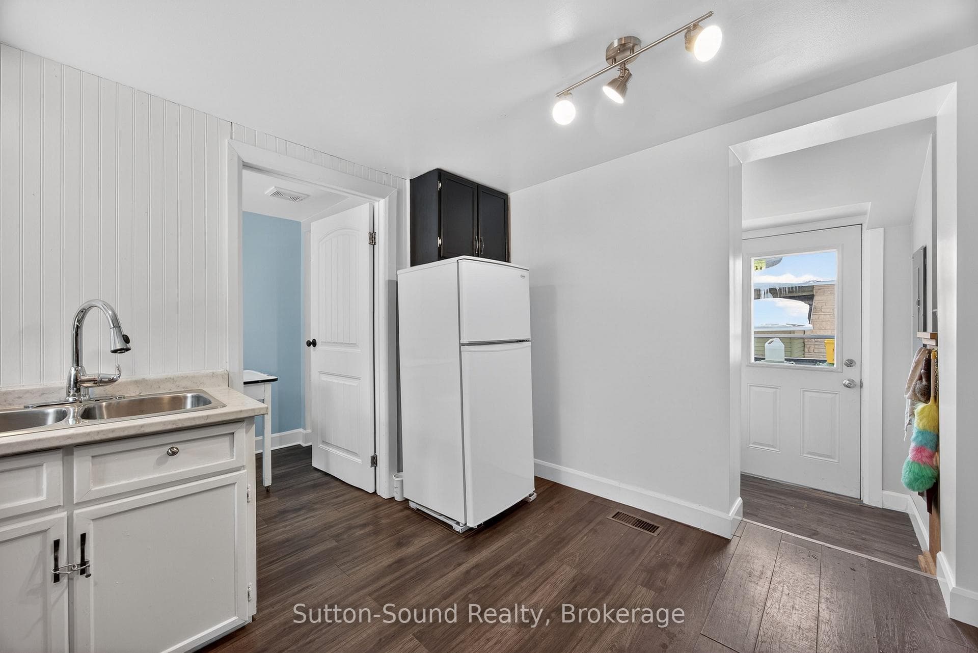 184 Gould Street photo 17