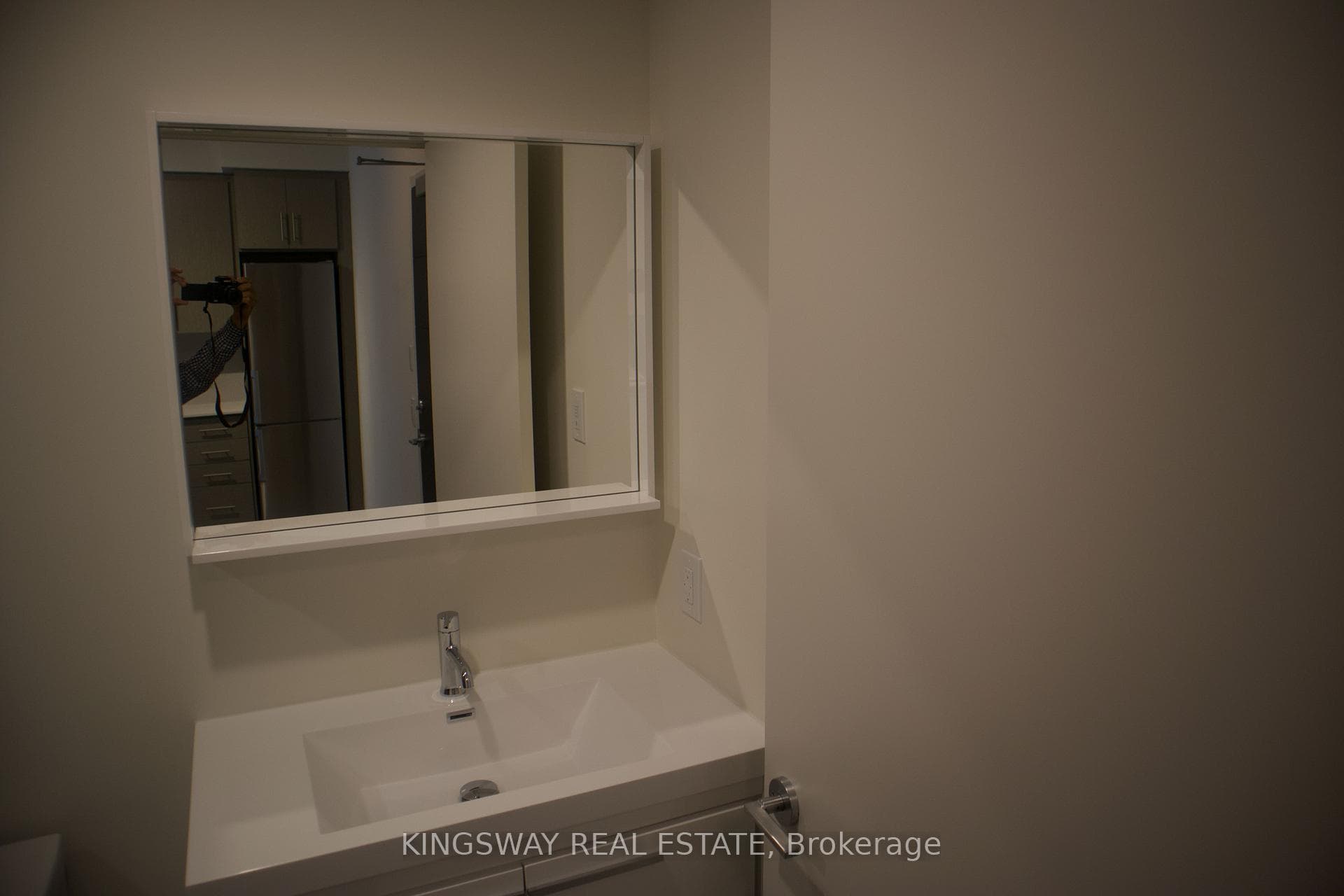 212 King William Street Unit 1309 photo 17