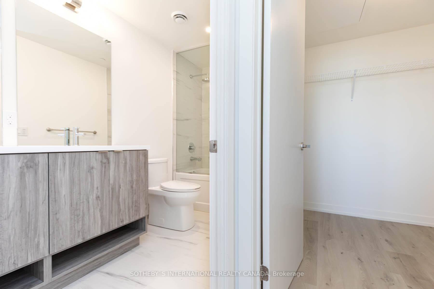 138 Downes Street Unit 7209 photo 18