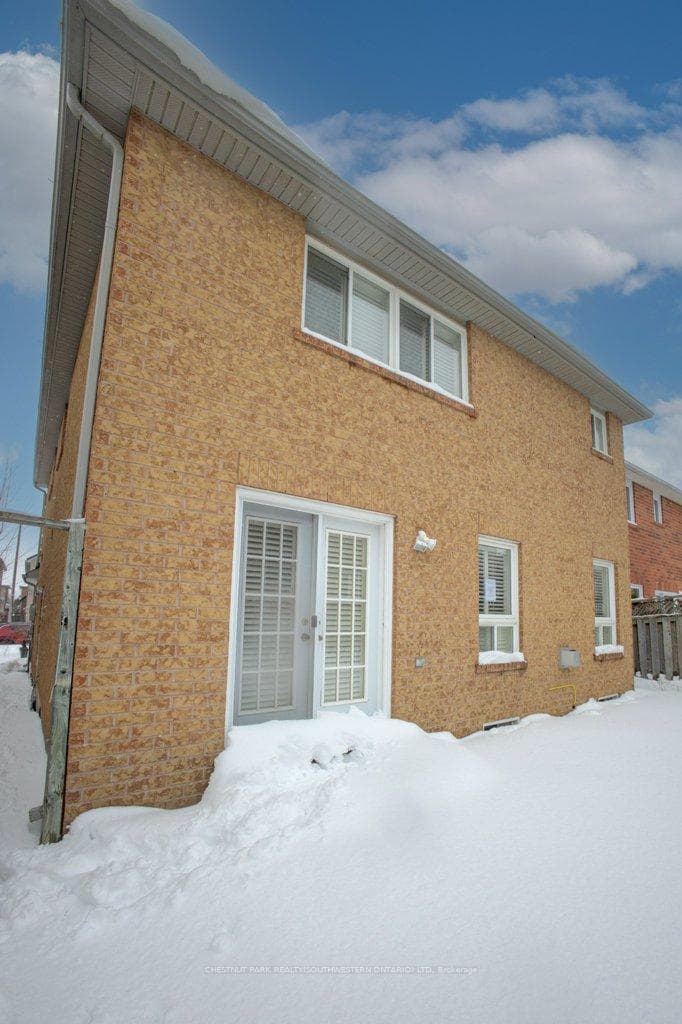 8 Waterdale Road photo 44