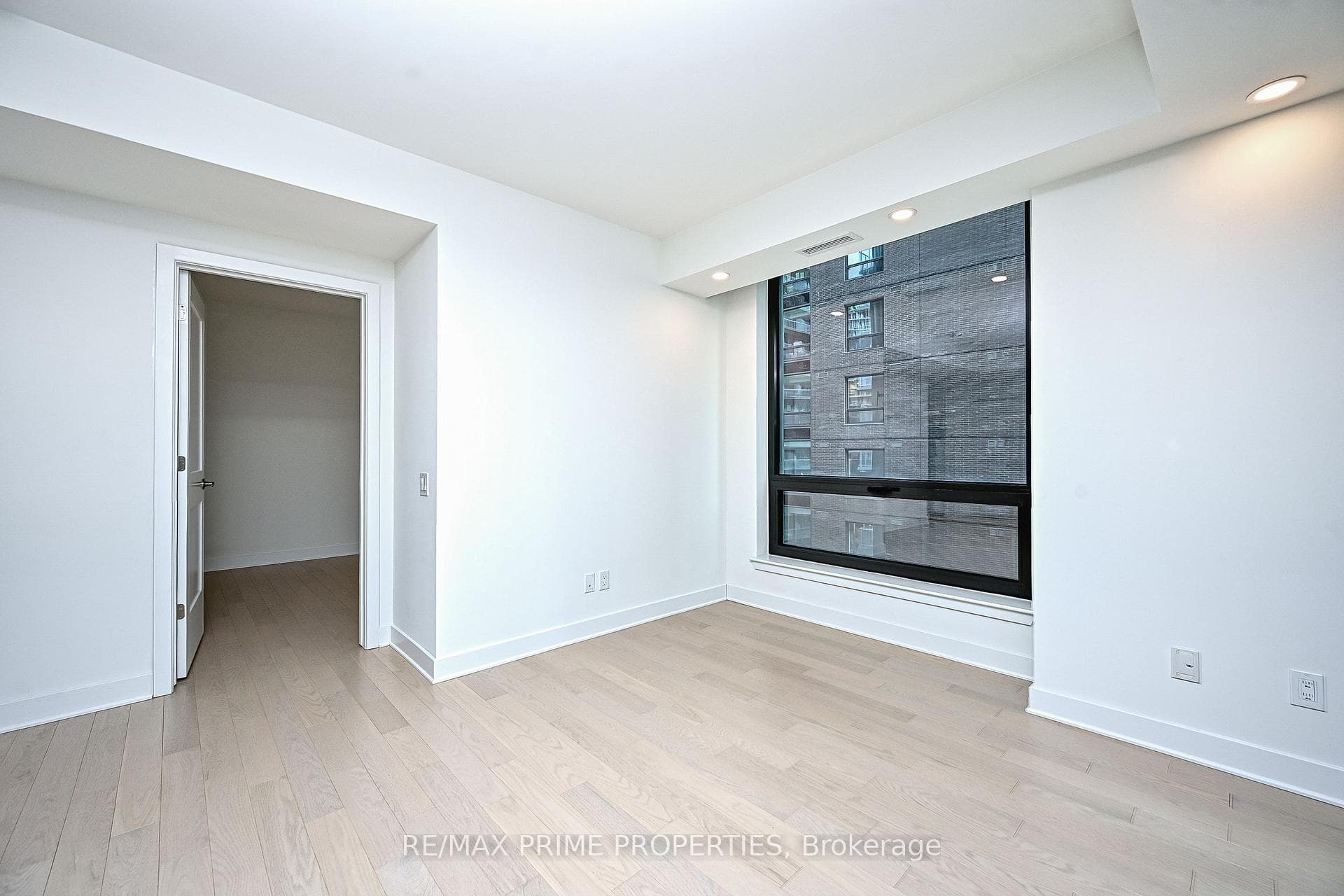 180 GEORGE Street Unit 508 photo 6