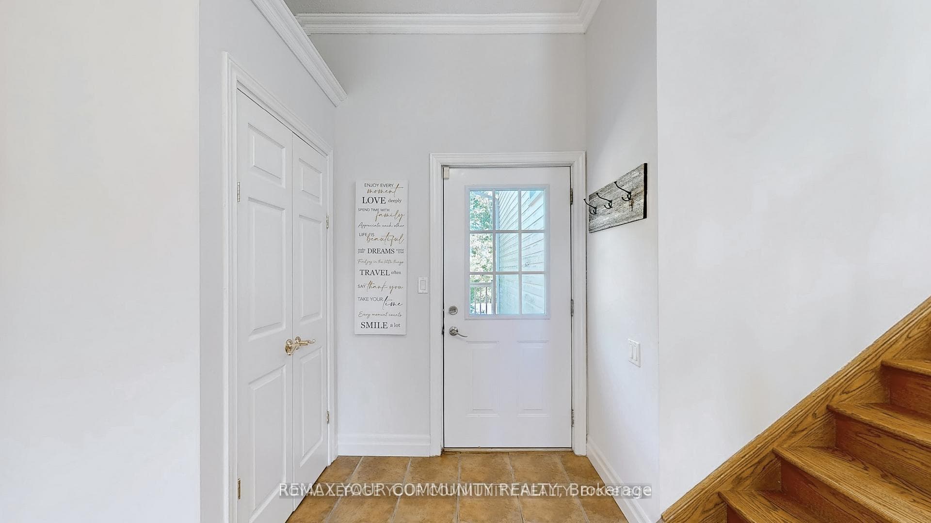 16 Kalman Drive photo 4