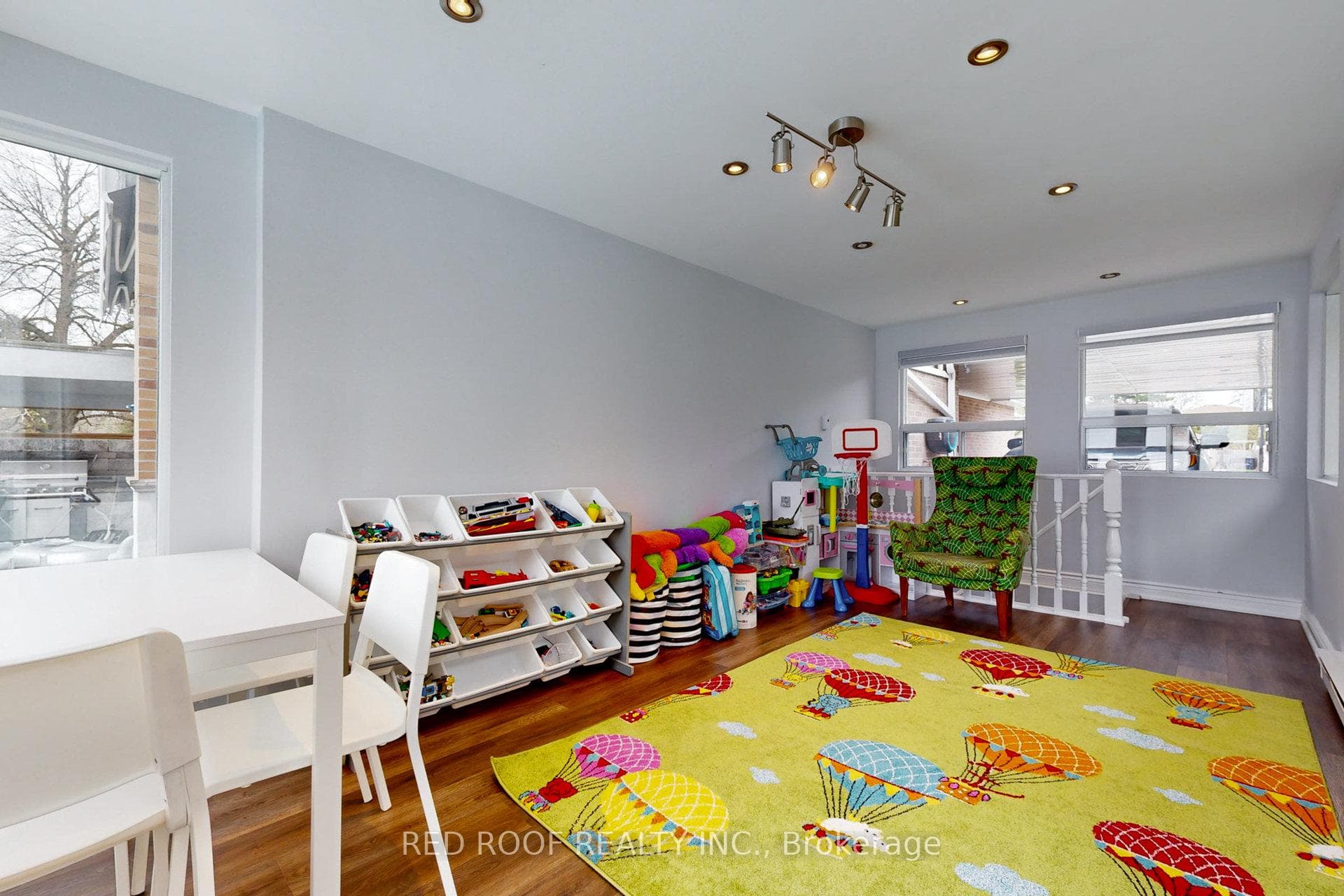 21 Parkington Crescent photo 27