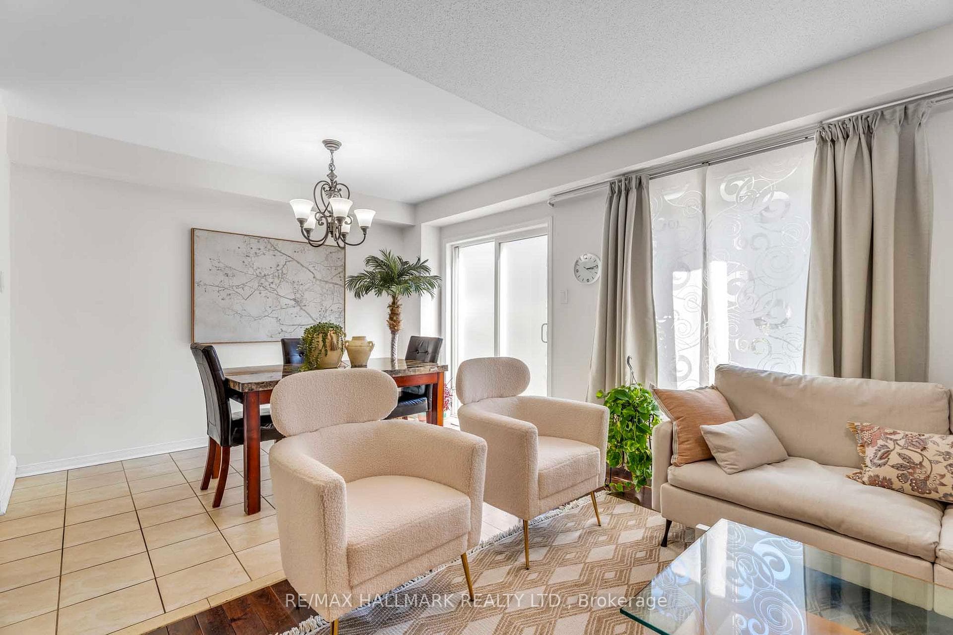56 Westcliffe Crescent photo 9