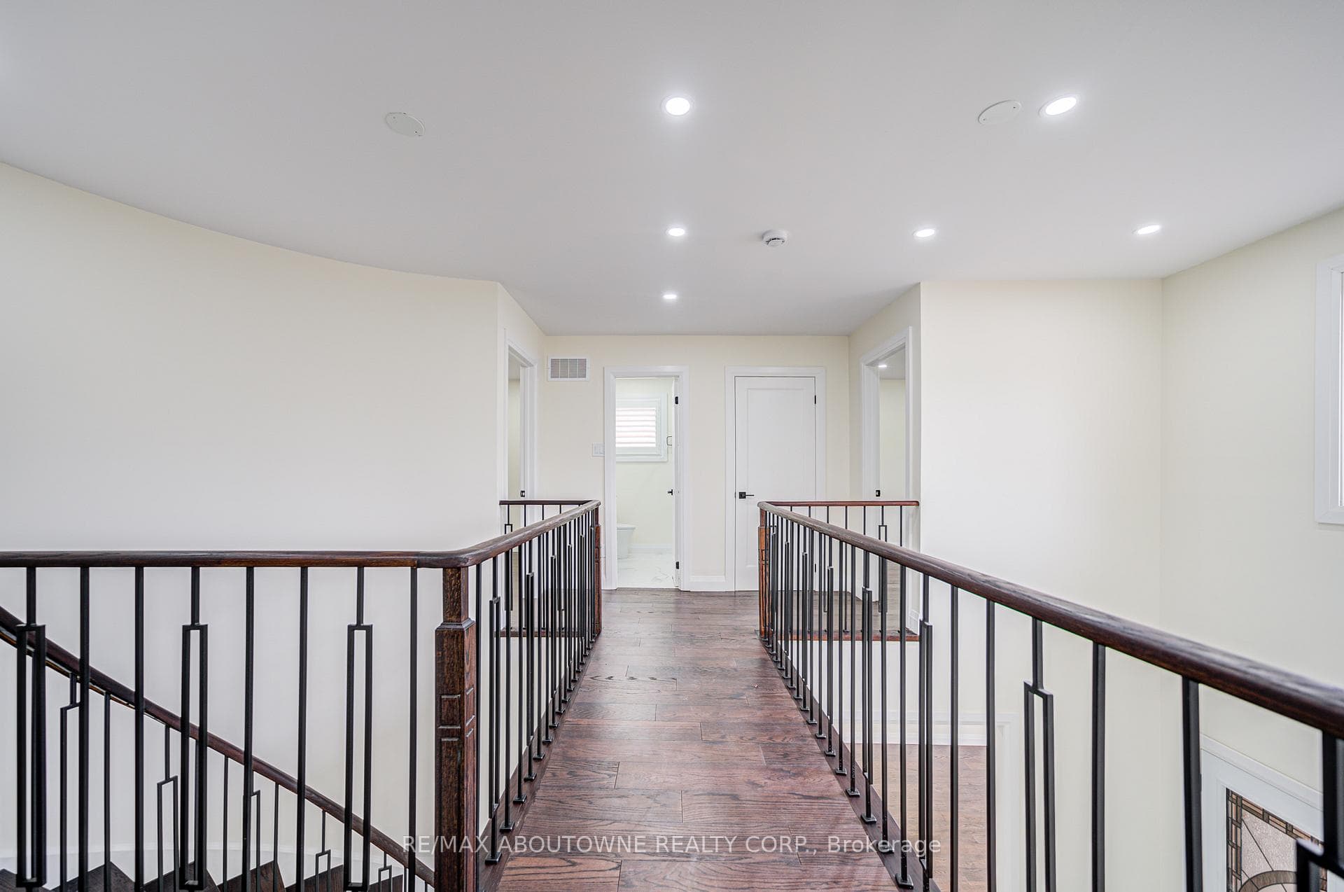 1126 Berkshire Court photo 20