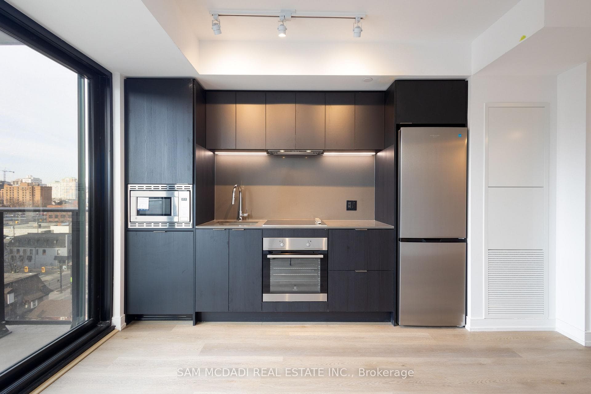 1 Jarvis Street Unit 904 photo 9